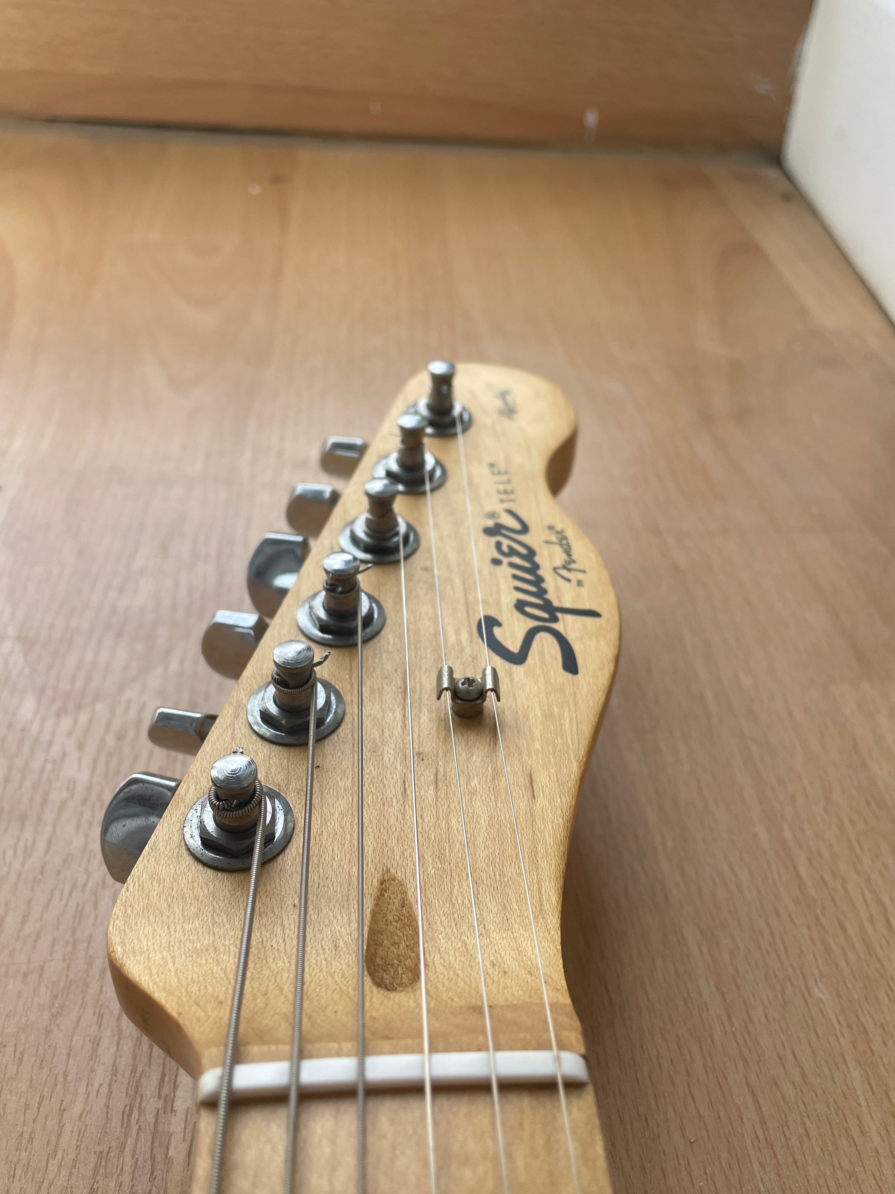Squier Affinity Telecaster in Lake Blue