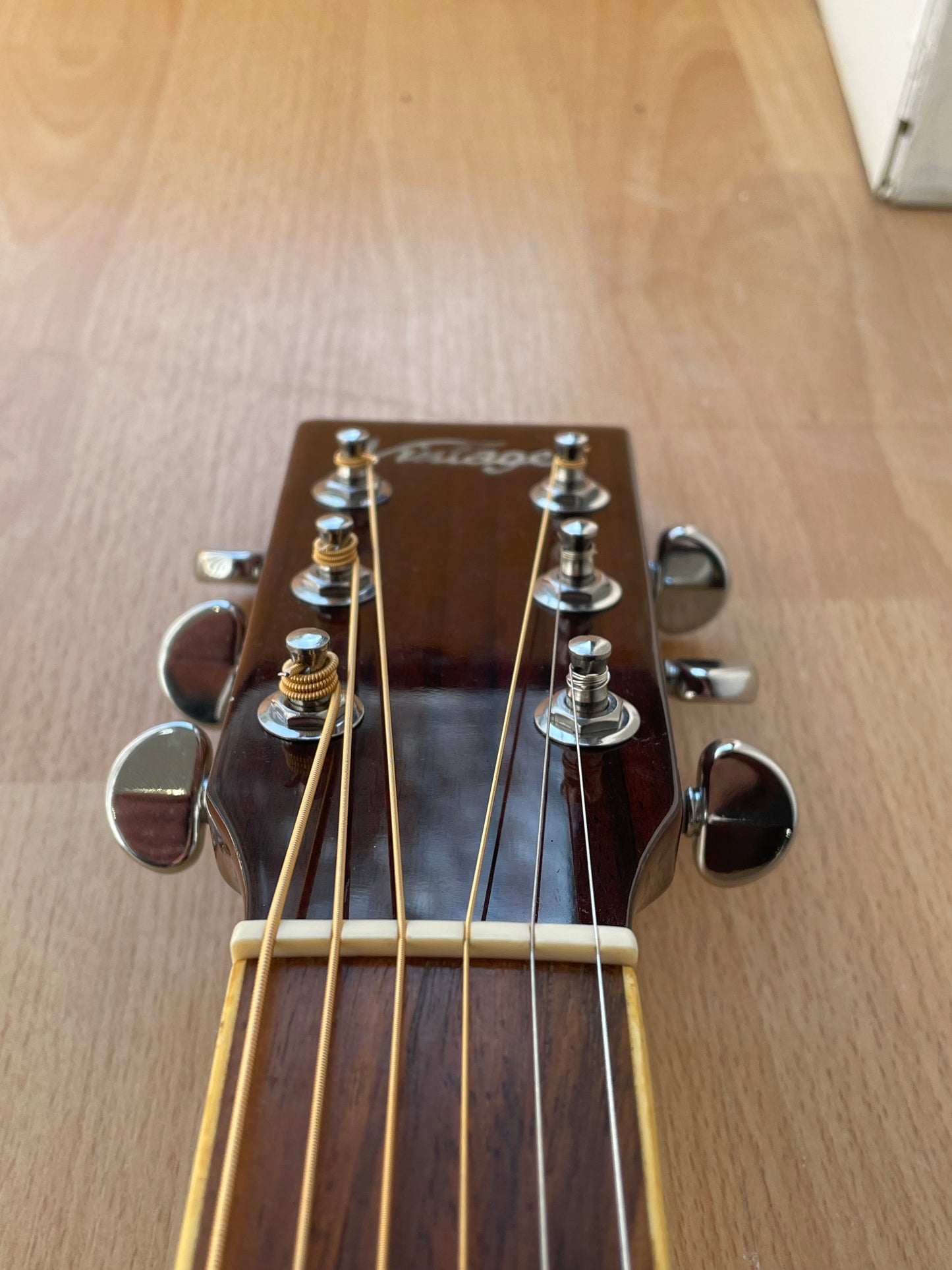 VINTAGE Acoustic Guitar