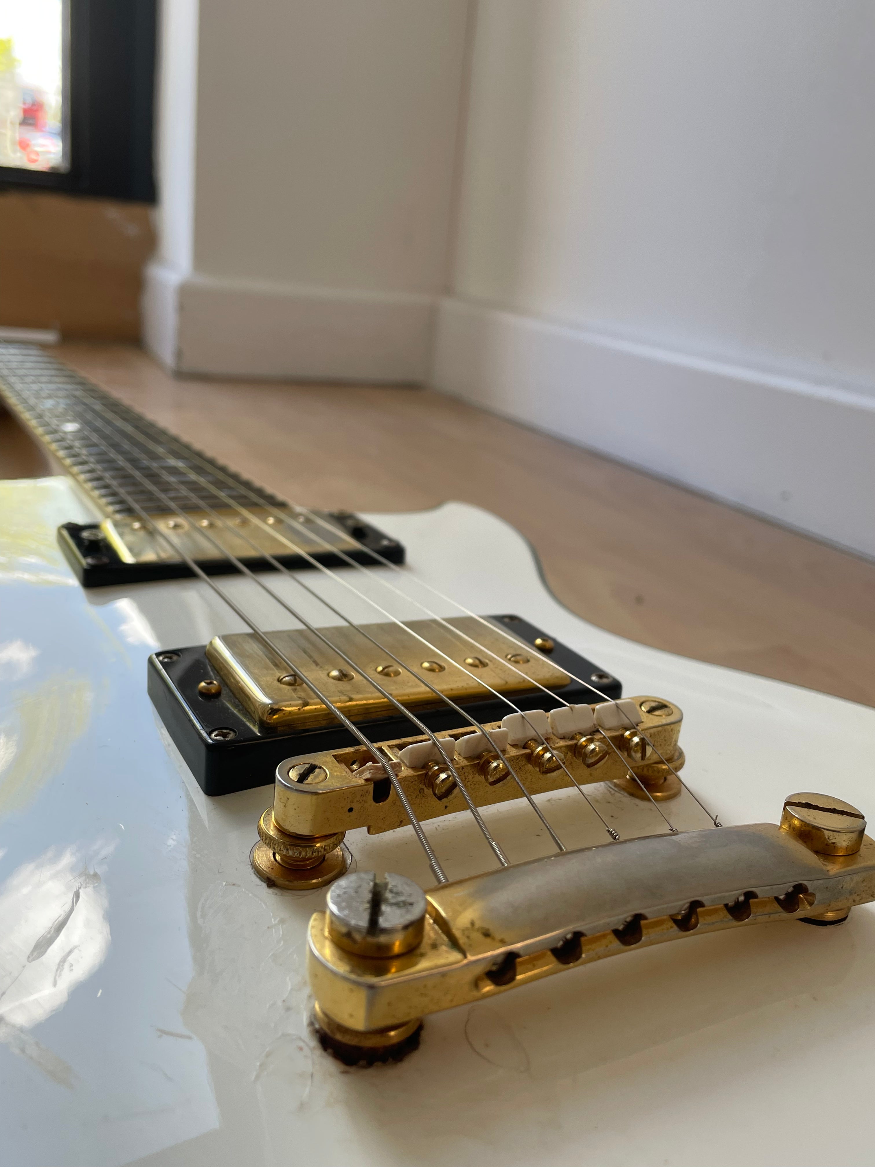 *B Stock* White Tuxedo- Style Epiphone Les Paul Custom