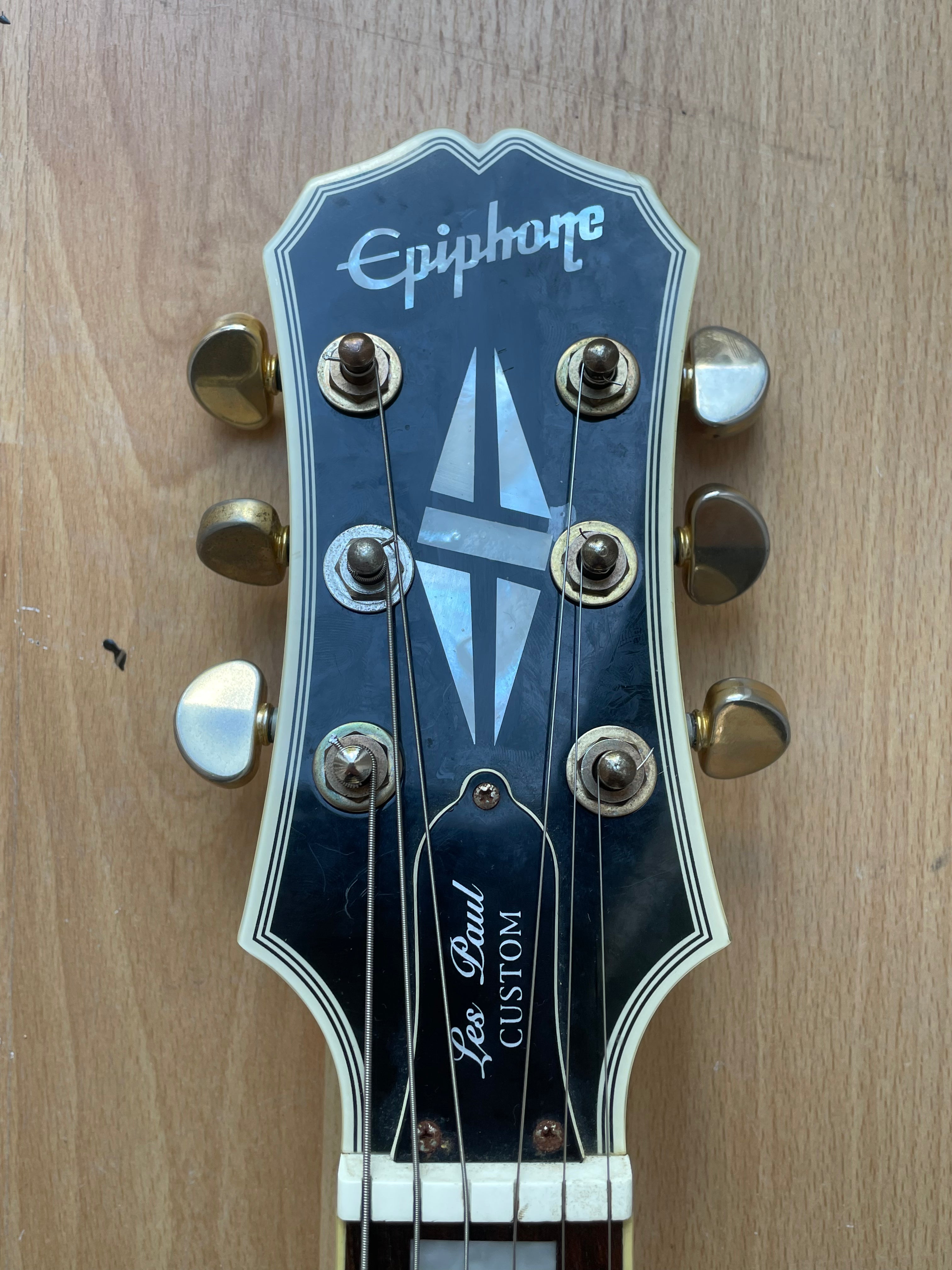 *B Stock* White Tuxedo- Style Epiphone Les Paul Custom