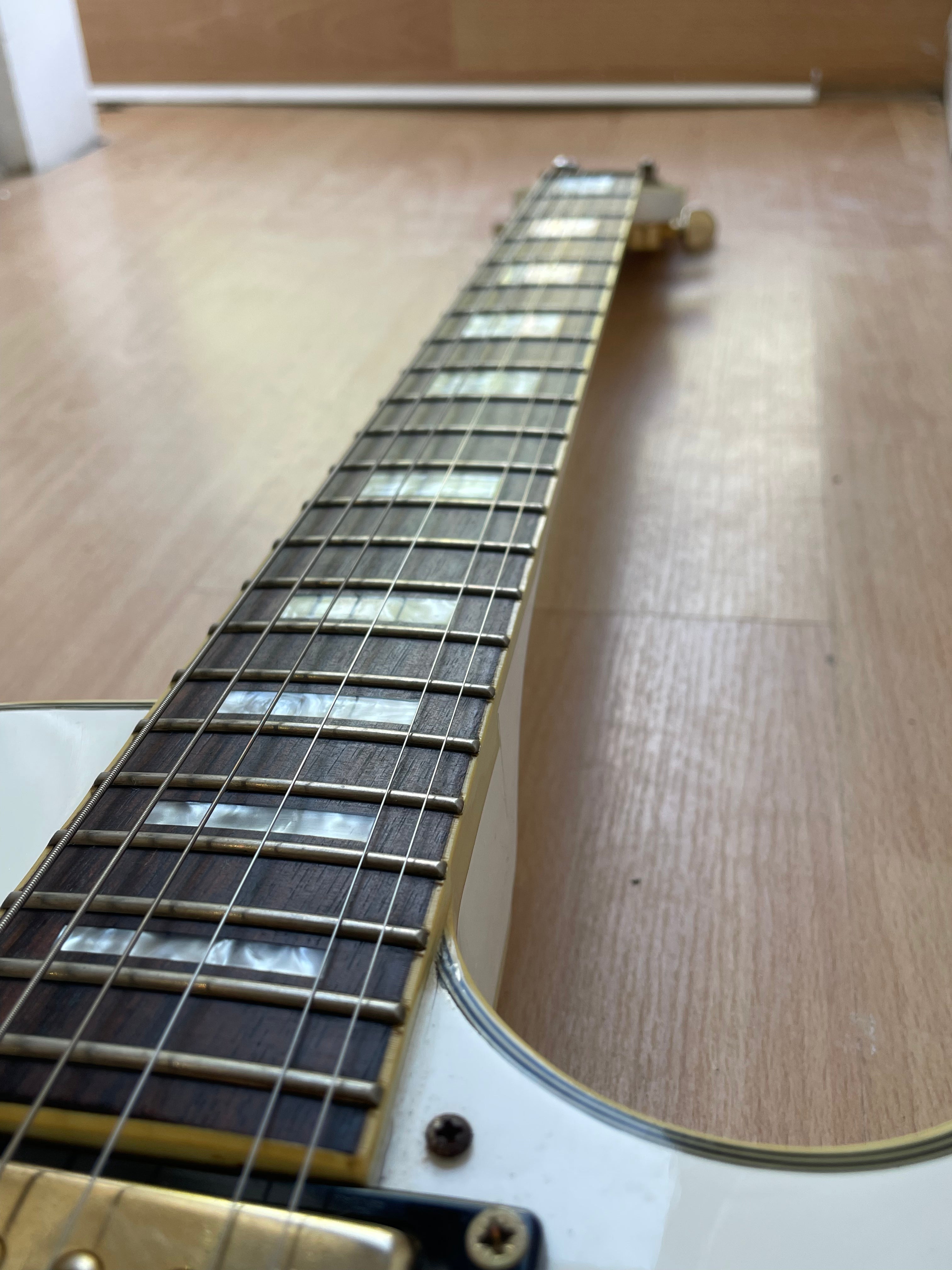 *B Stock* White Tuxedo- Style Epiphone Les Paul Custom