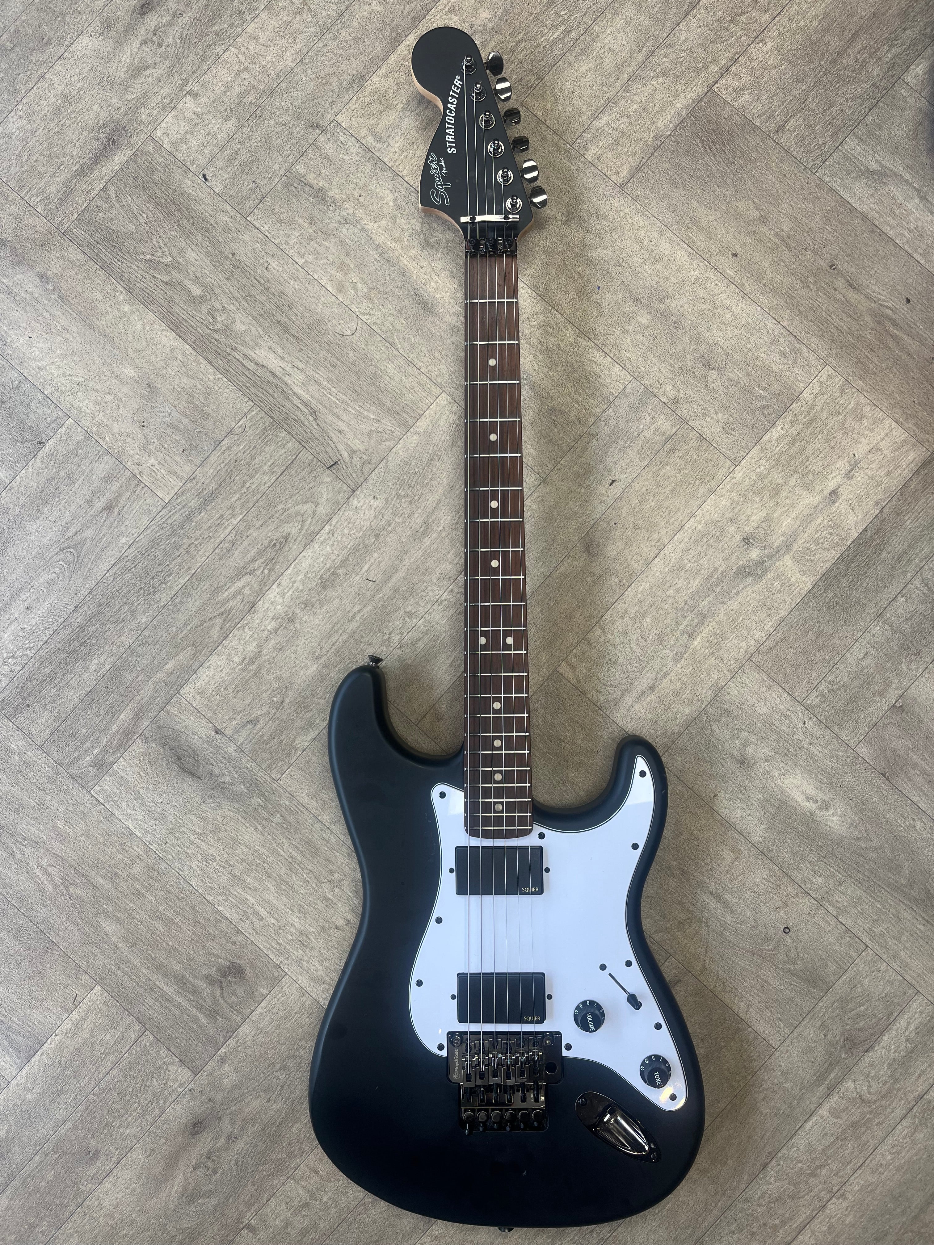 Contemporary Active Stratocaster HH with Floyd Rose in Flat Black - SOME COSMETIC DAMAGE