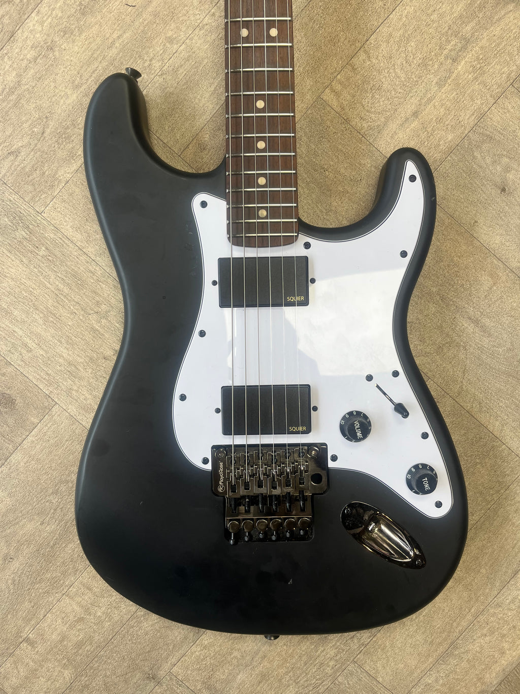 Contemporary Active Stratocaster HH with Floyd Rose in Flat Black - SOME COSMETIC DAMAGE
