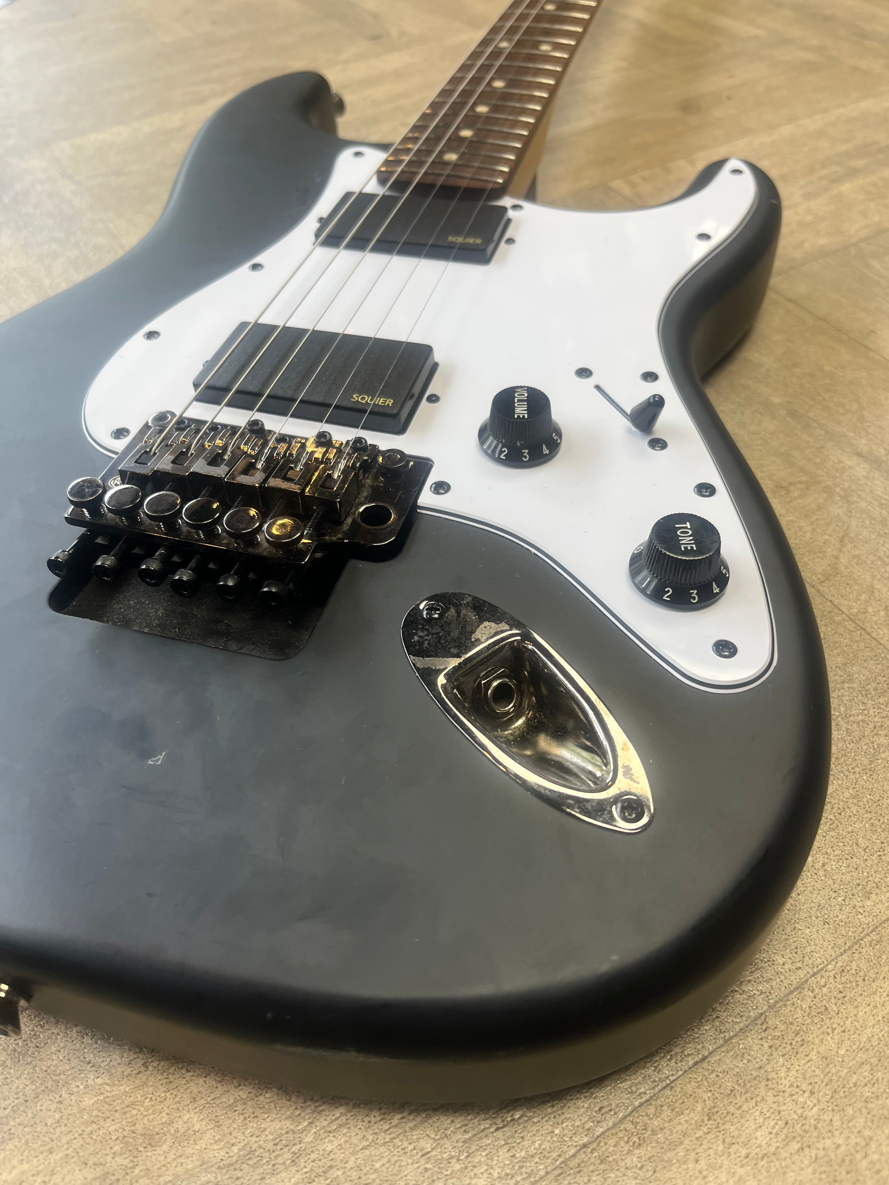 Contemporary Active Stratocaster HH with Floyd Rose in Flat Black - SOME COSMETIC DAMAGE