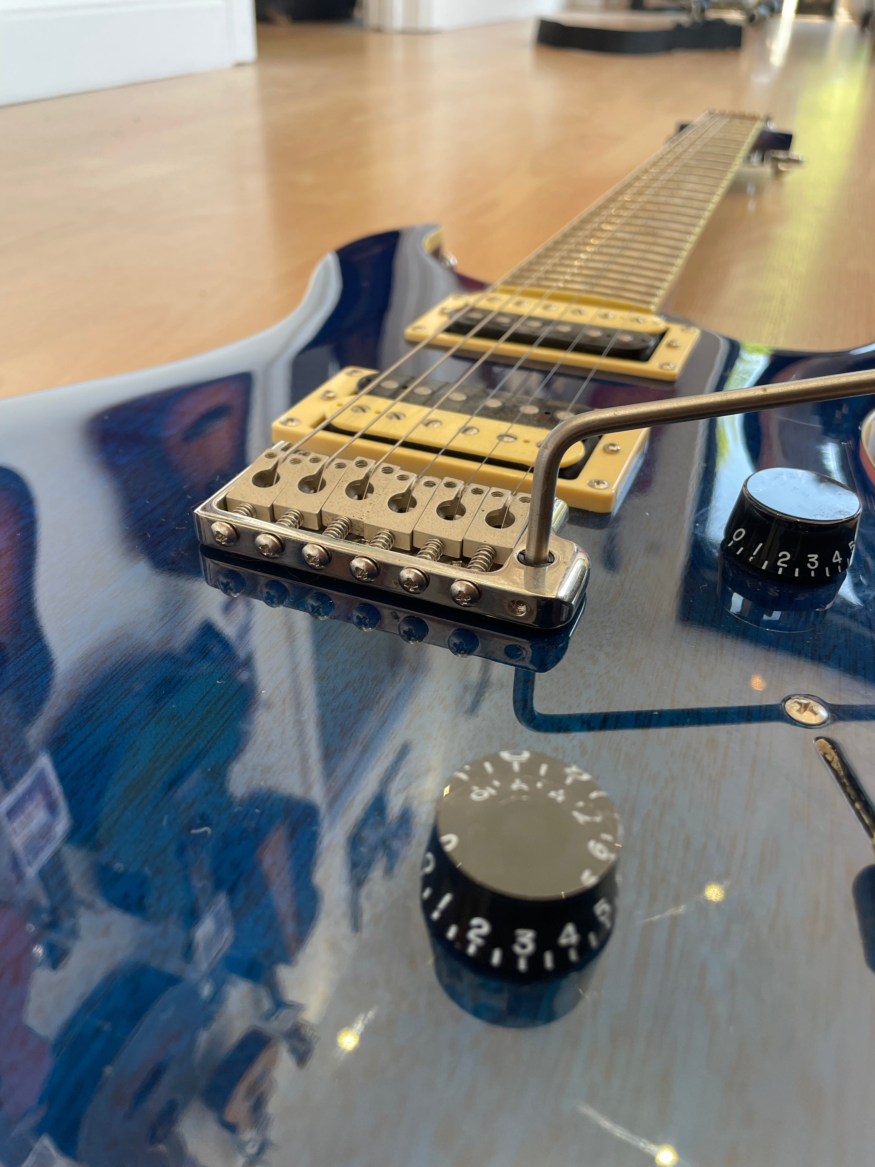 Stunning Deep Blue PRS SE standard - great condition