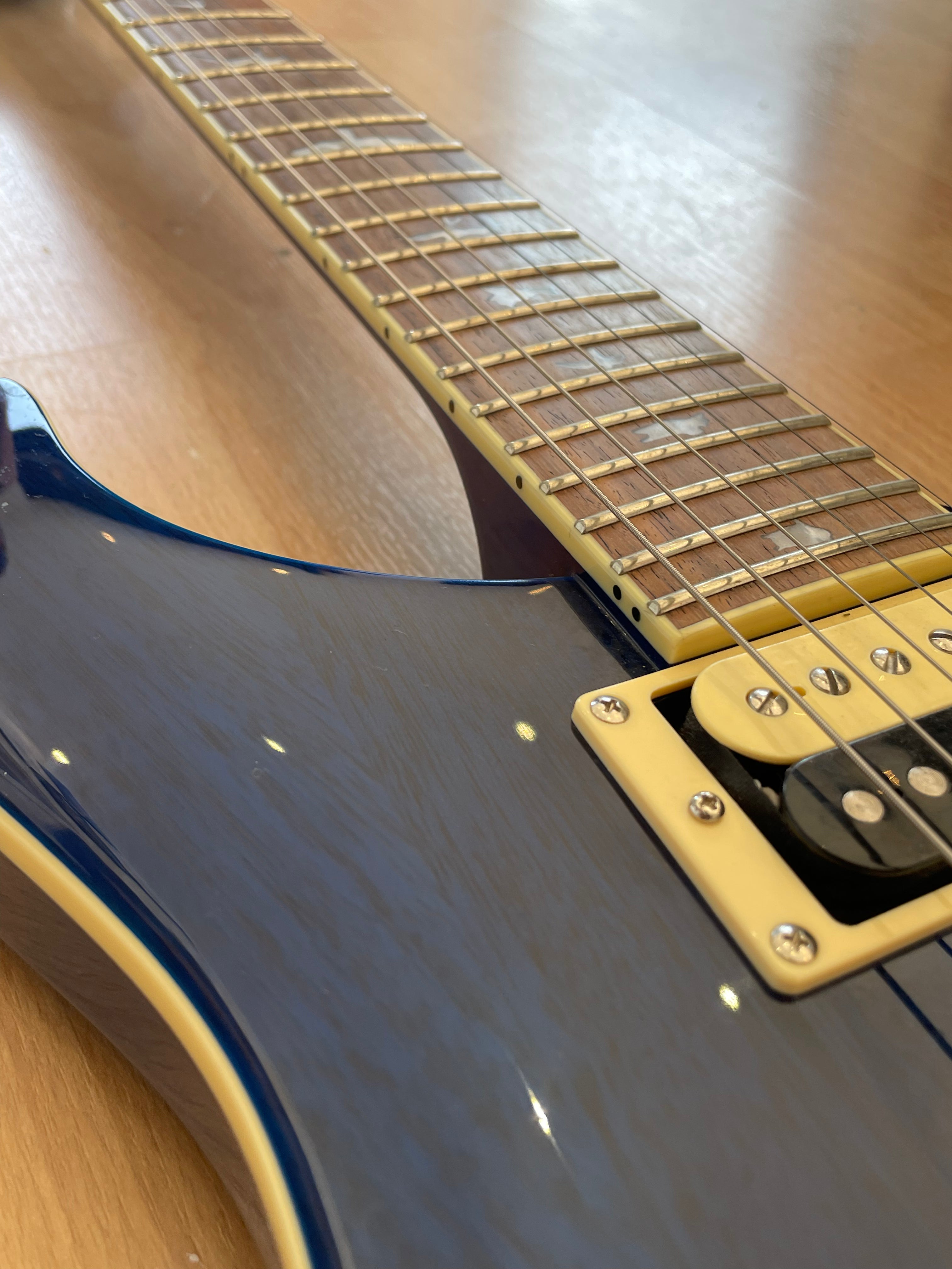 Stunning Deep Blue PRS SE standard - great condition