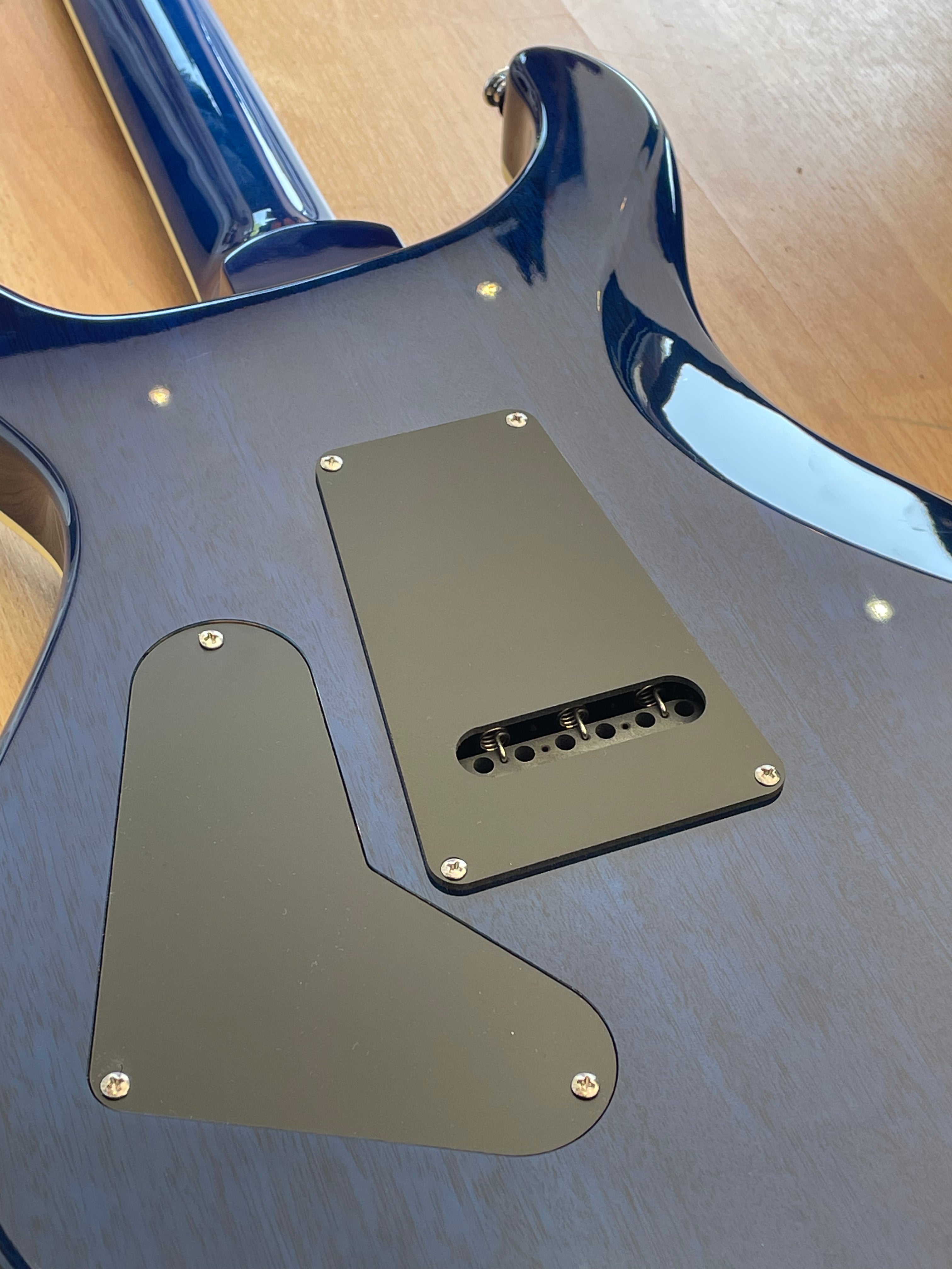 Stunning Deep Blue PRS SE standard - great condition