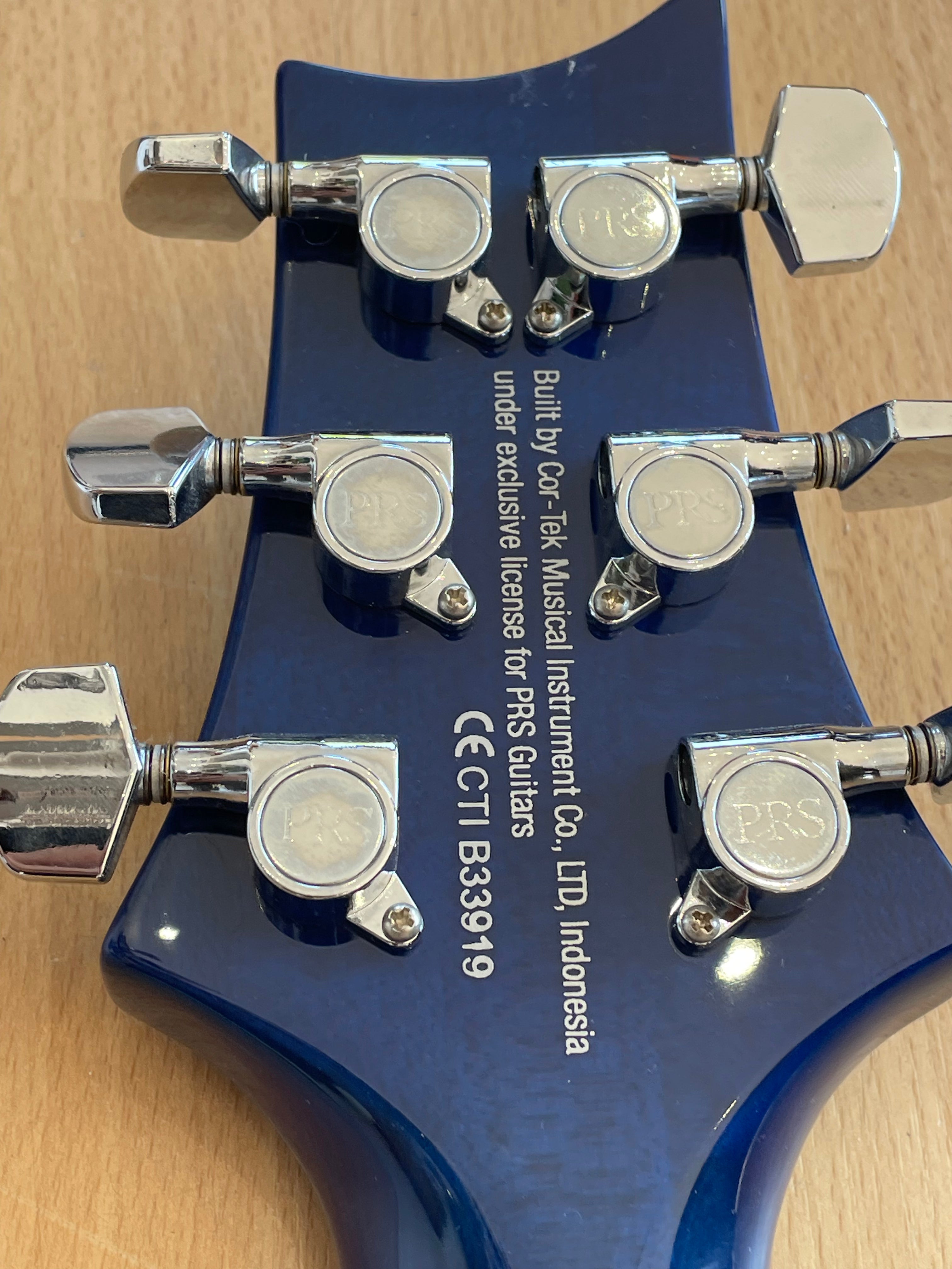 Stunning Deep Blue PRS SE standard - great condition