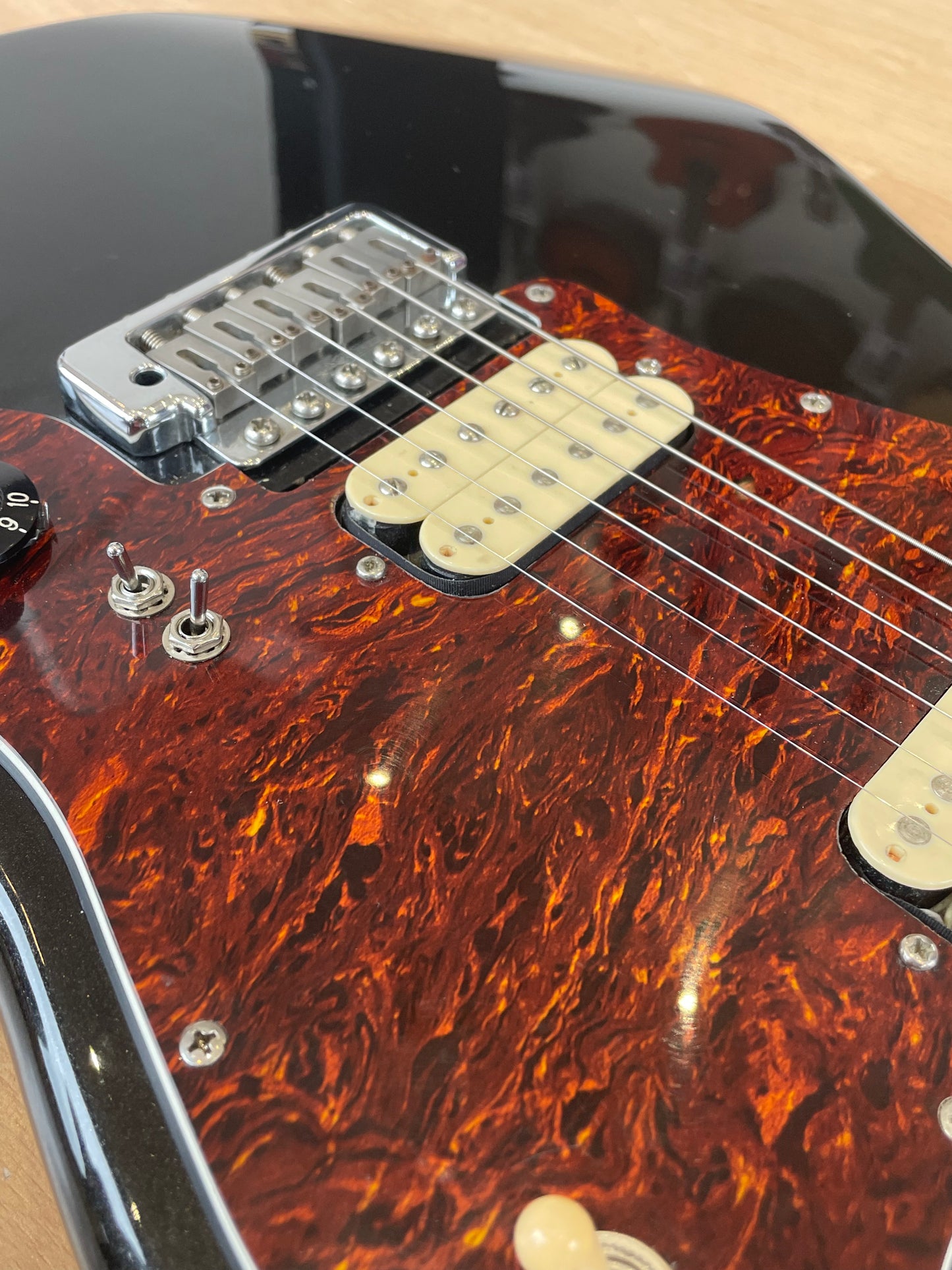 Squier Jagmaster - Renowned Standard Edition - with Wilkinson Upgrades - Great condition