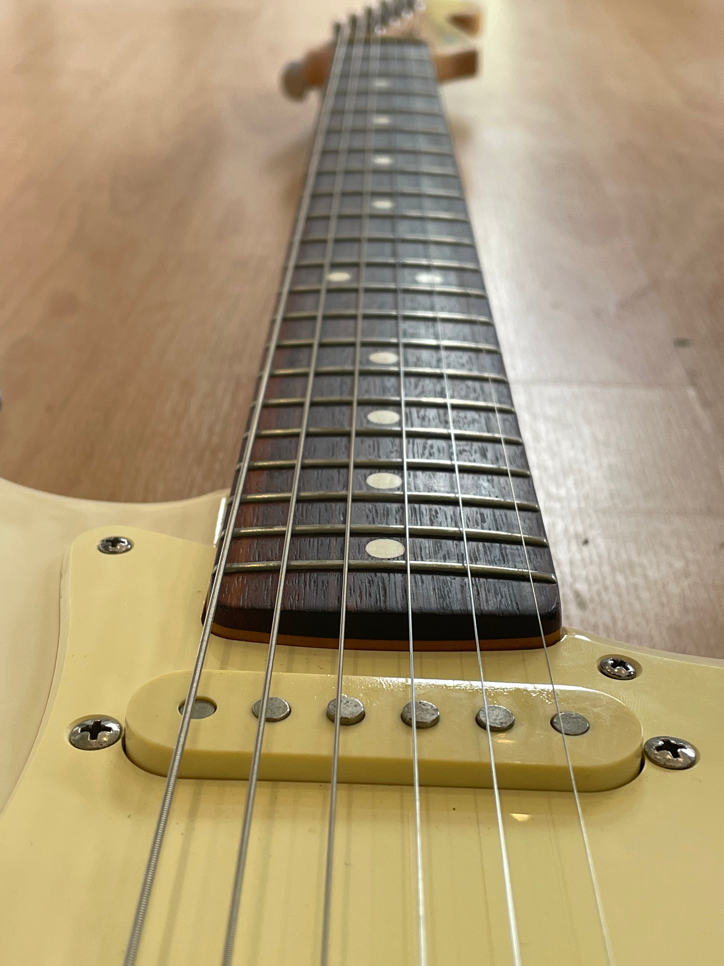 Vintage White Fender Mexican Strat - with HotRail pickups