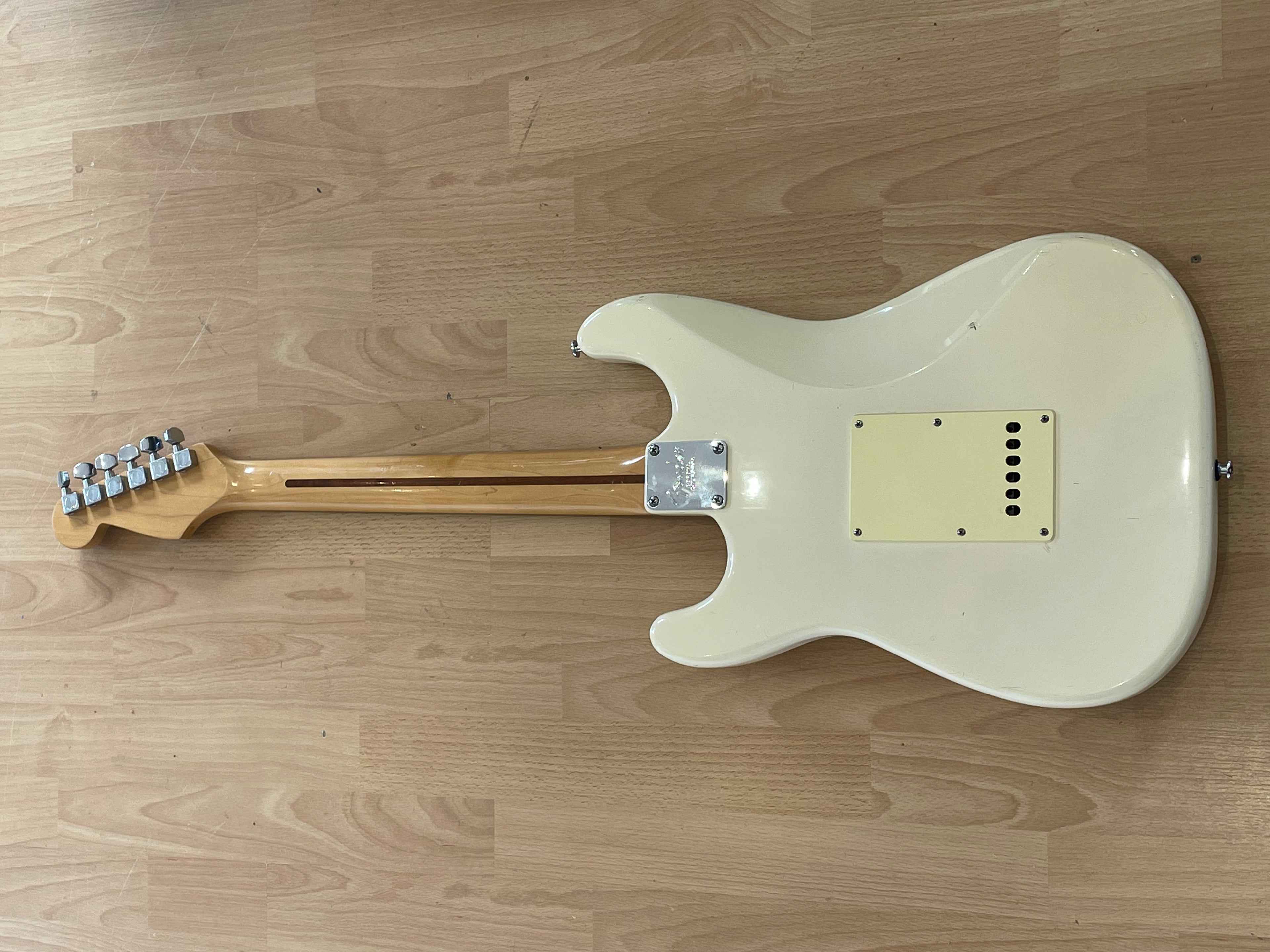 Vintage White Fender Mexican Strat - with HotRail pickups