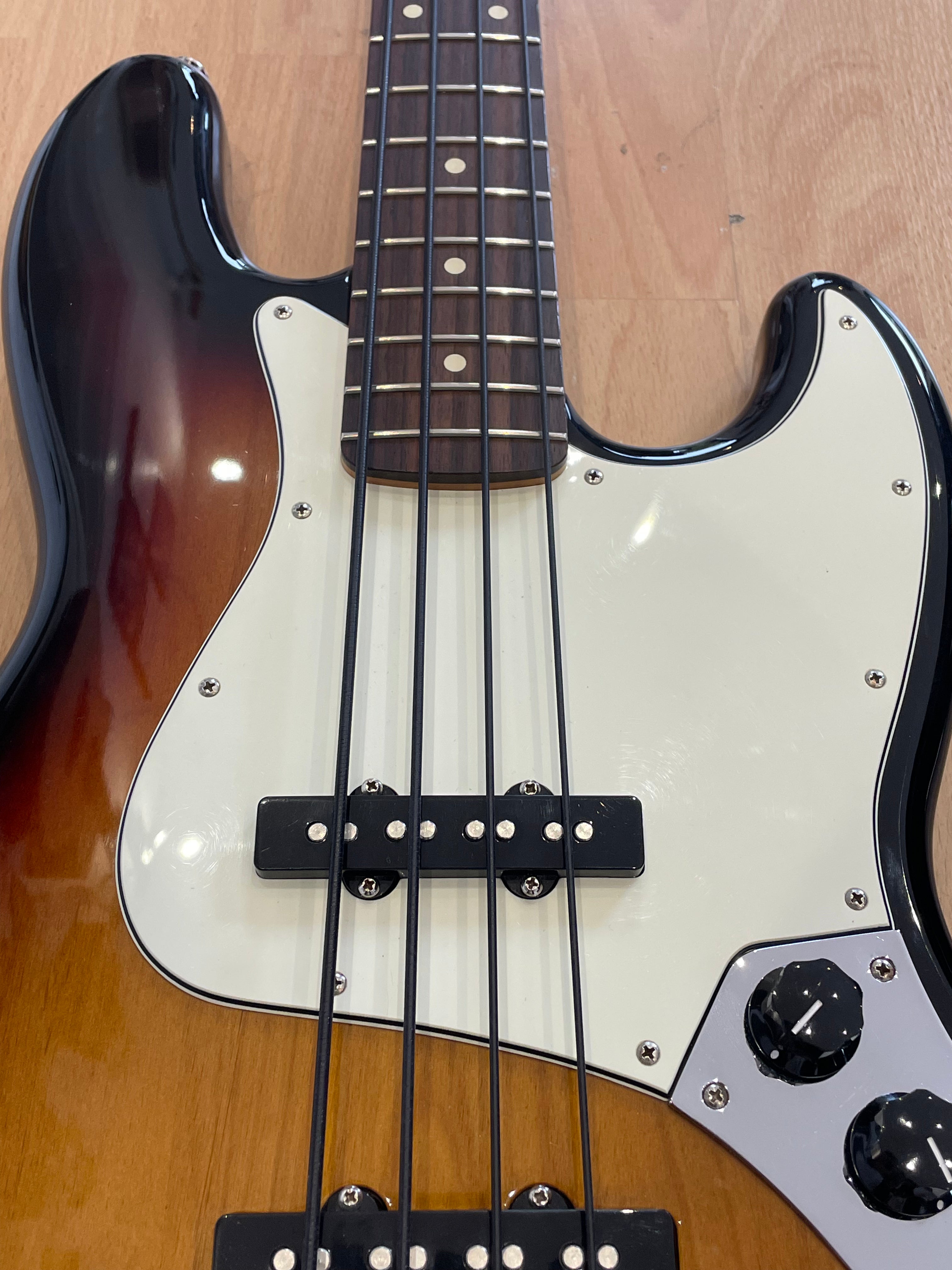 Fender Jazz Bass - Made in Mexico - MINT CONDITION