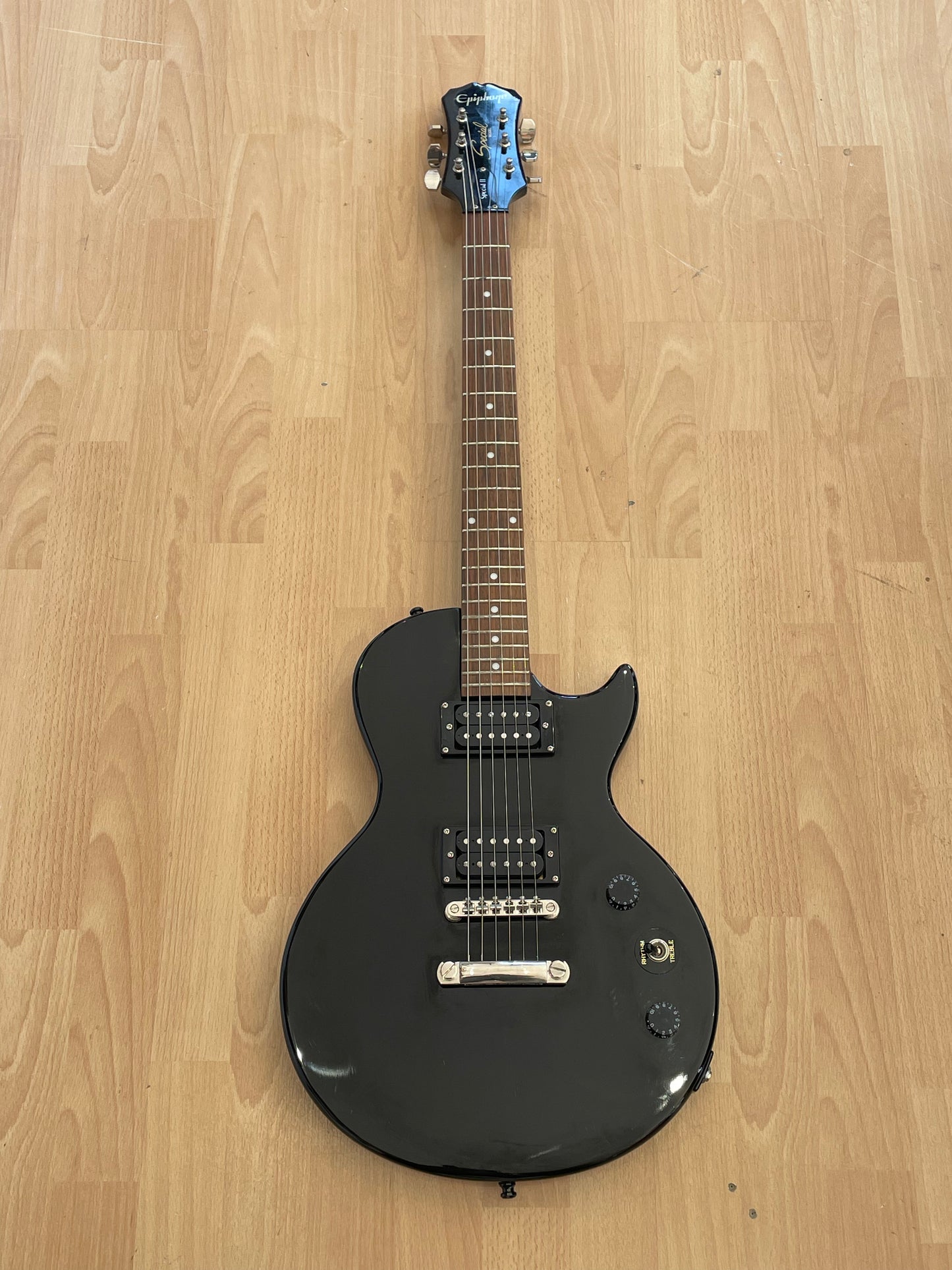 Epiphone Special ii  6 string electric guitar in Jet Black