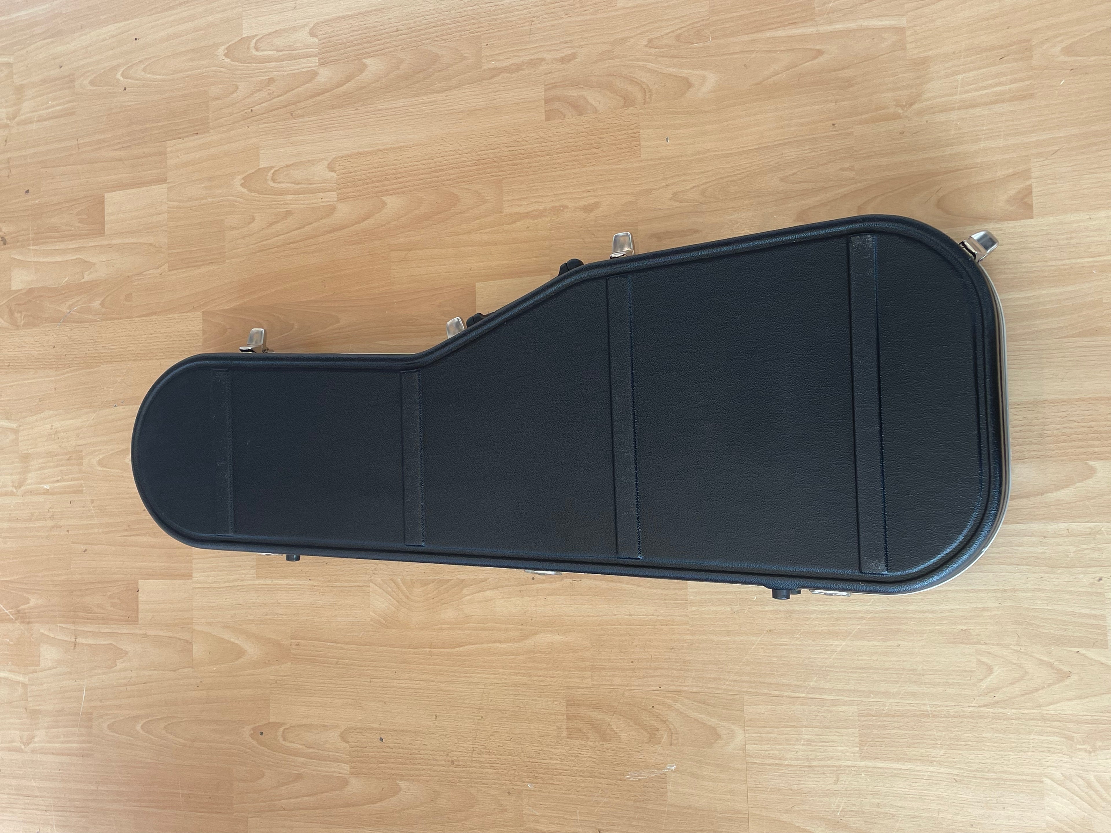 HISCOX Liteflite Hard Guitar Case - in good condition