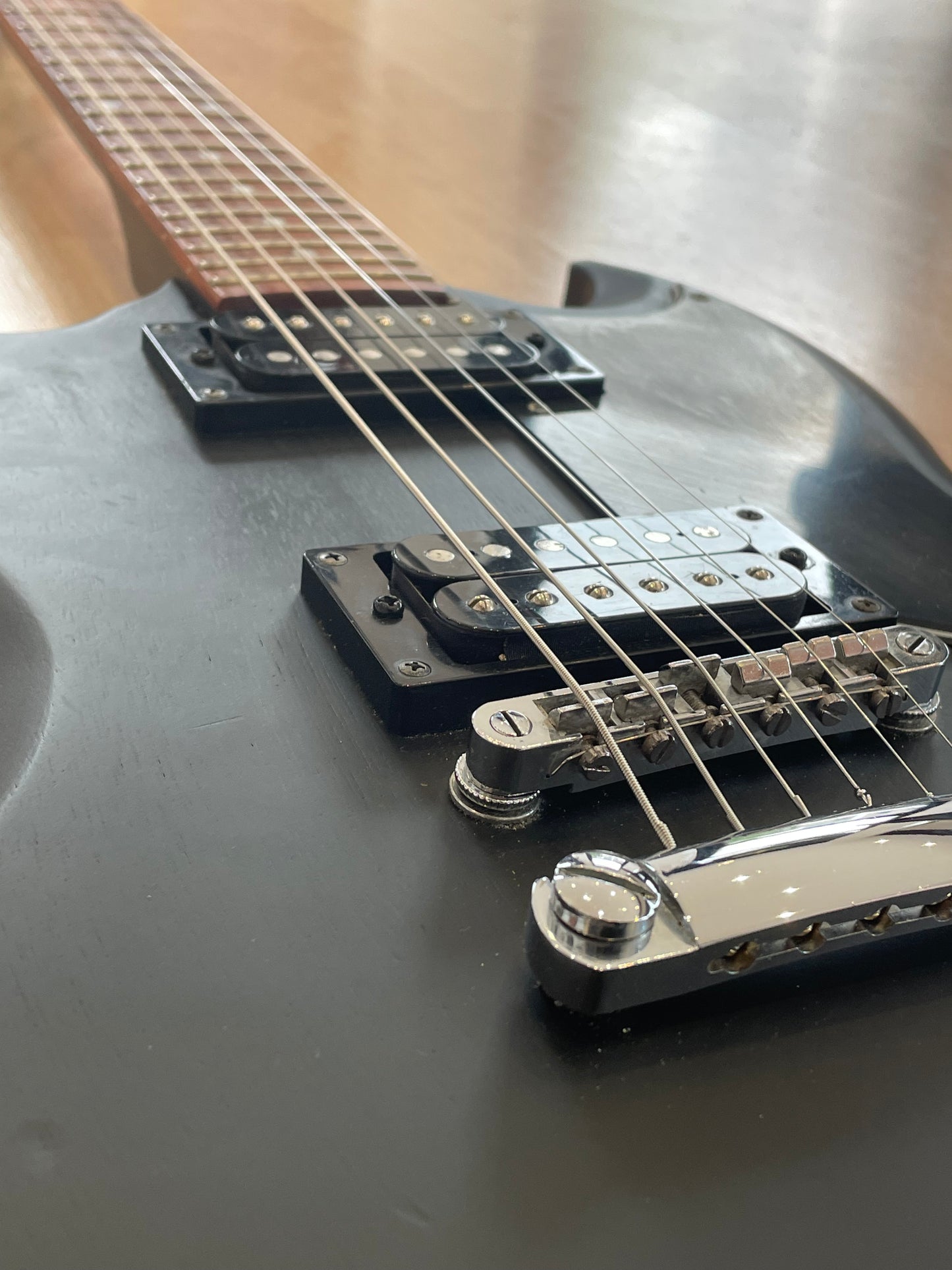 Vintage looking Epiphone SG Standard in black wood finish -good condition