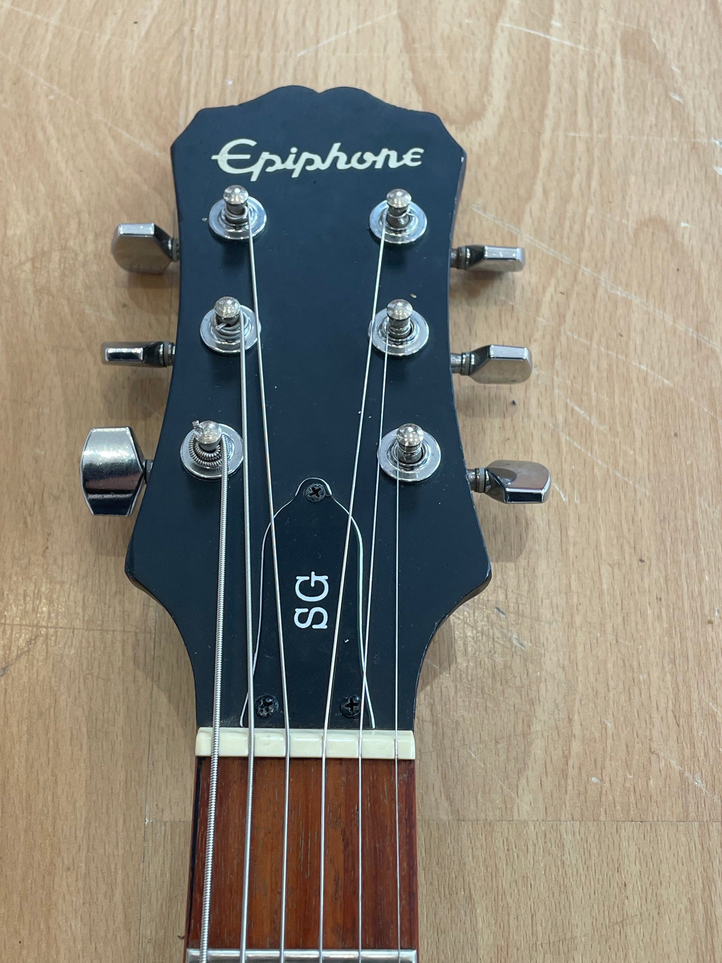 Vintage looking Epiphone SG Standard in black wood finish -good condition