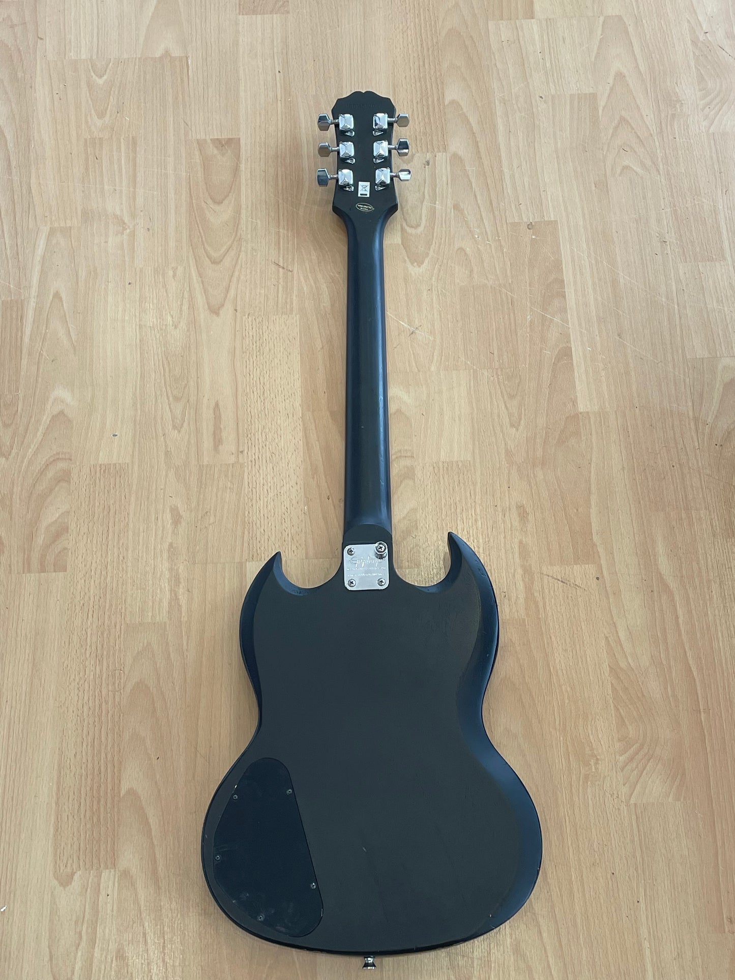 Vintage looking Epiphone SG Standard in black wood finish -good condition