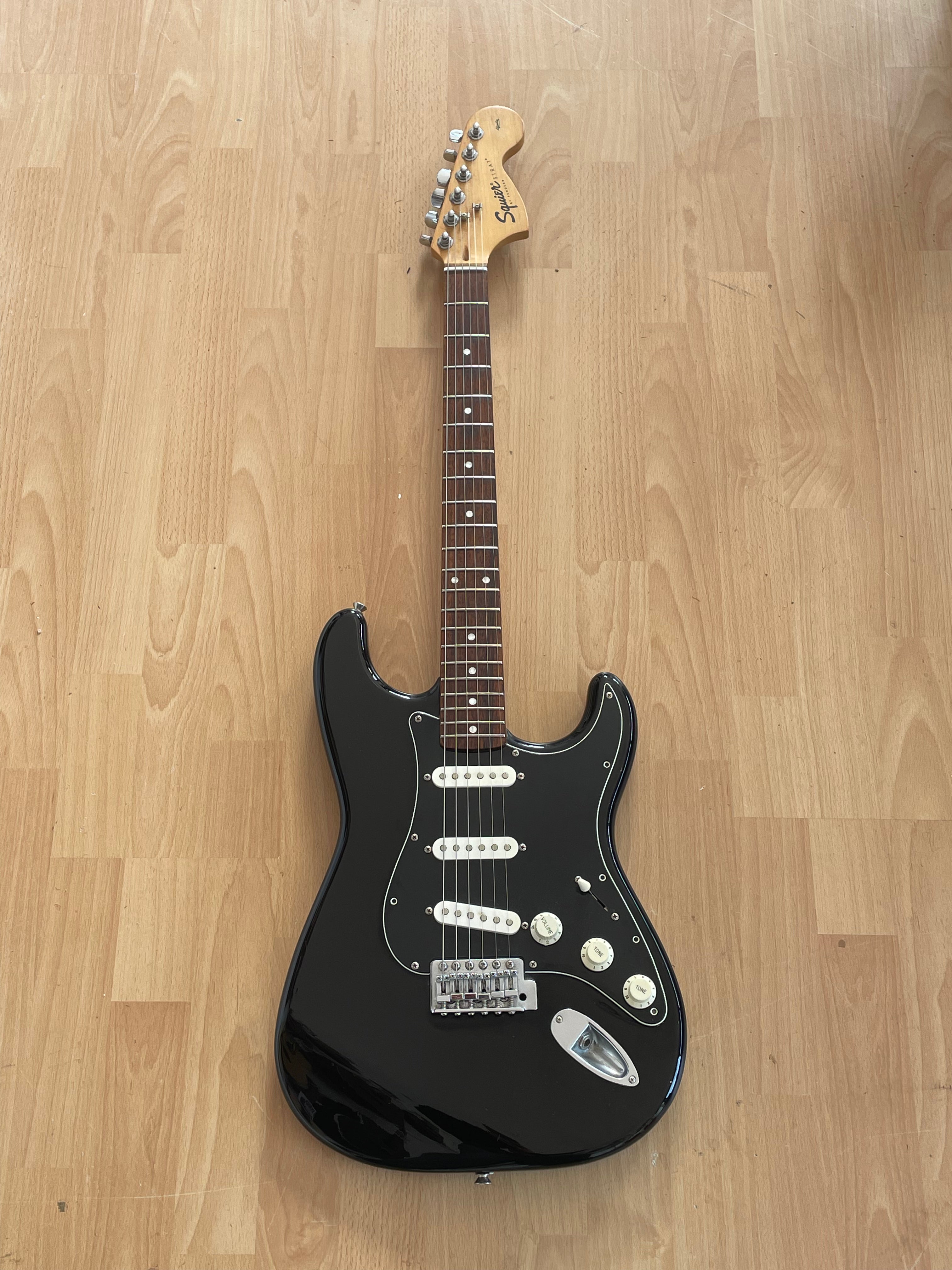 Squier Affinity Series Stratocaster - good condition