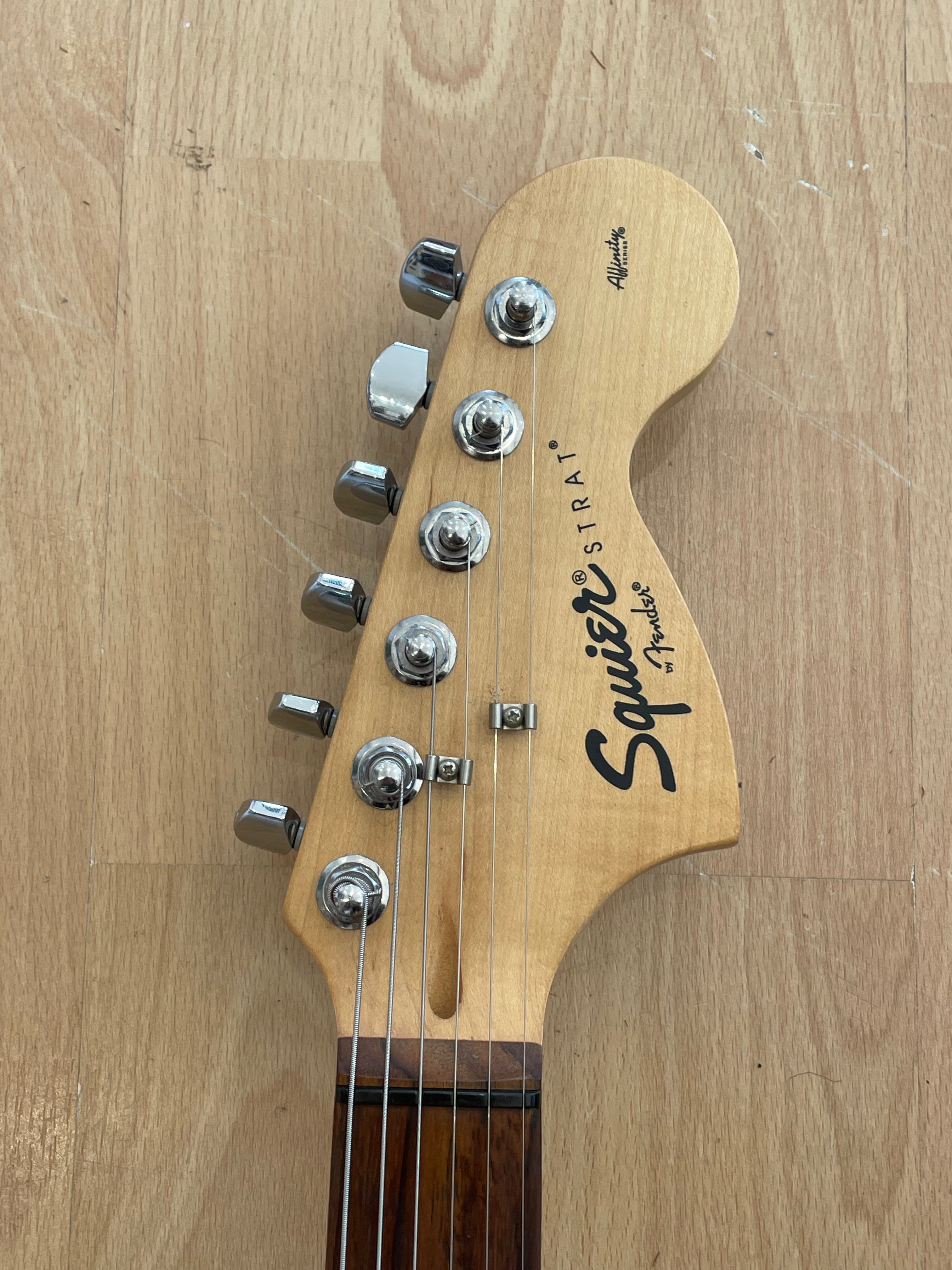 Fender Squier Affinity Series Stratocaster with Sparkly Pickguard - excellent condition
