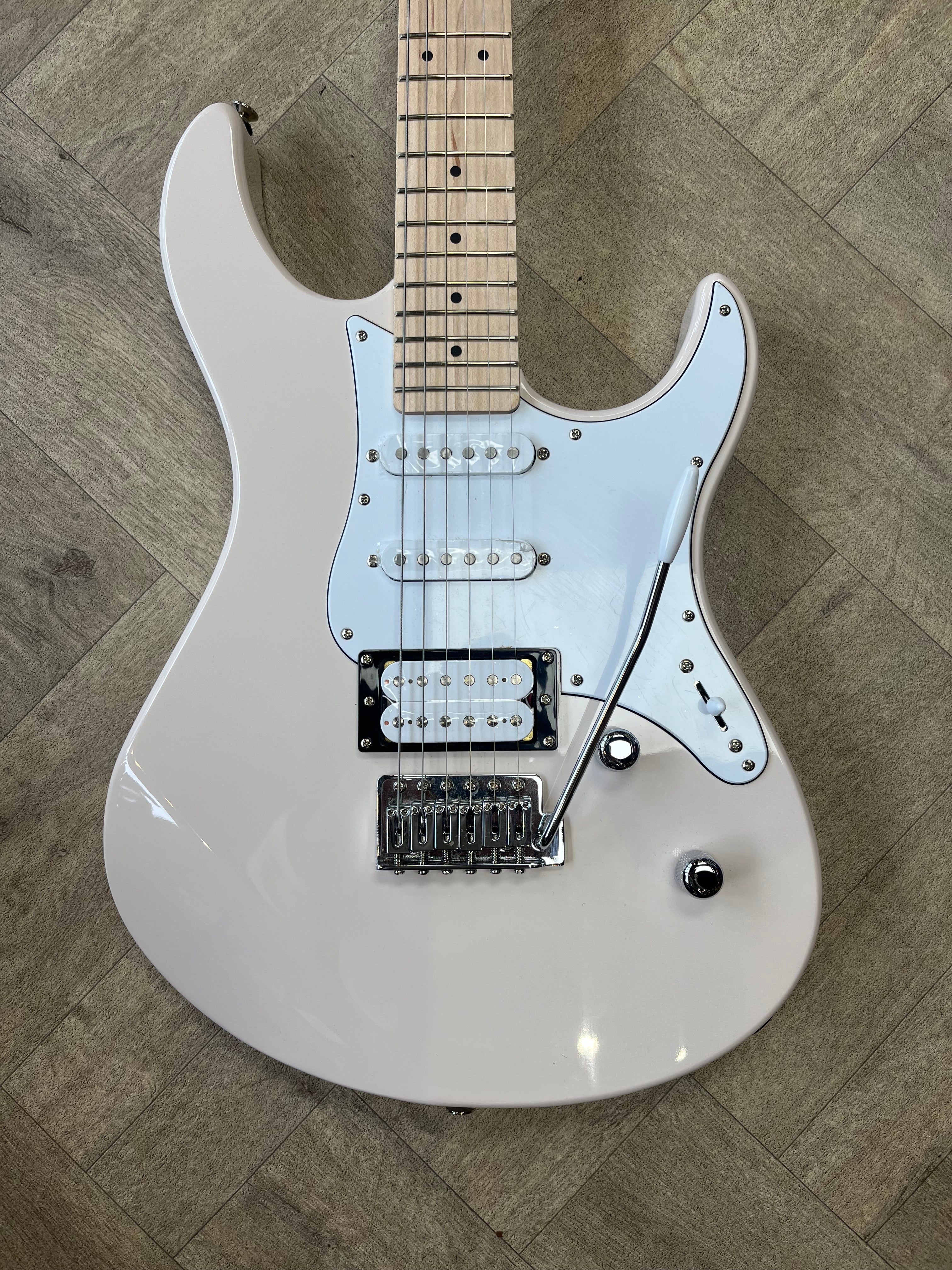 Yamaha Pacifica 112VM HSS Electric Guitar – Vintage White (Maple Neck)