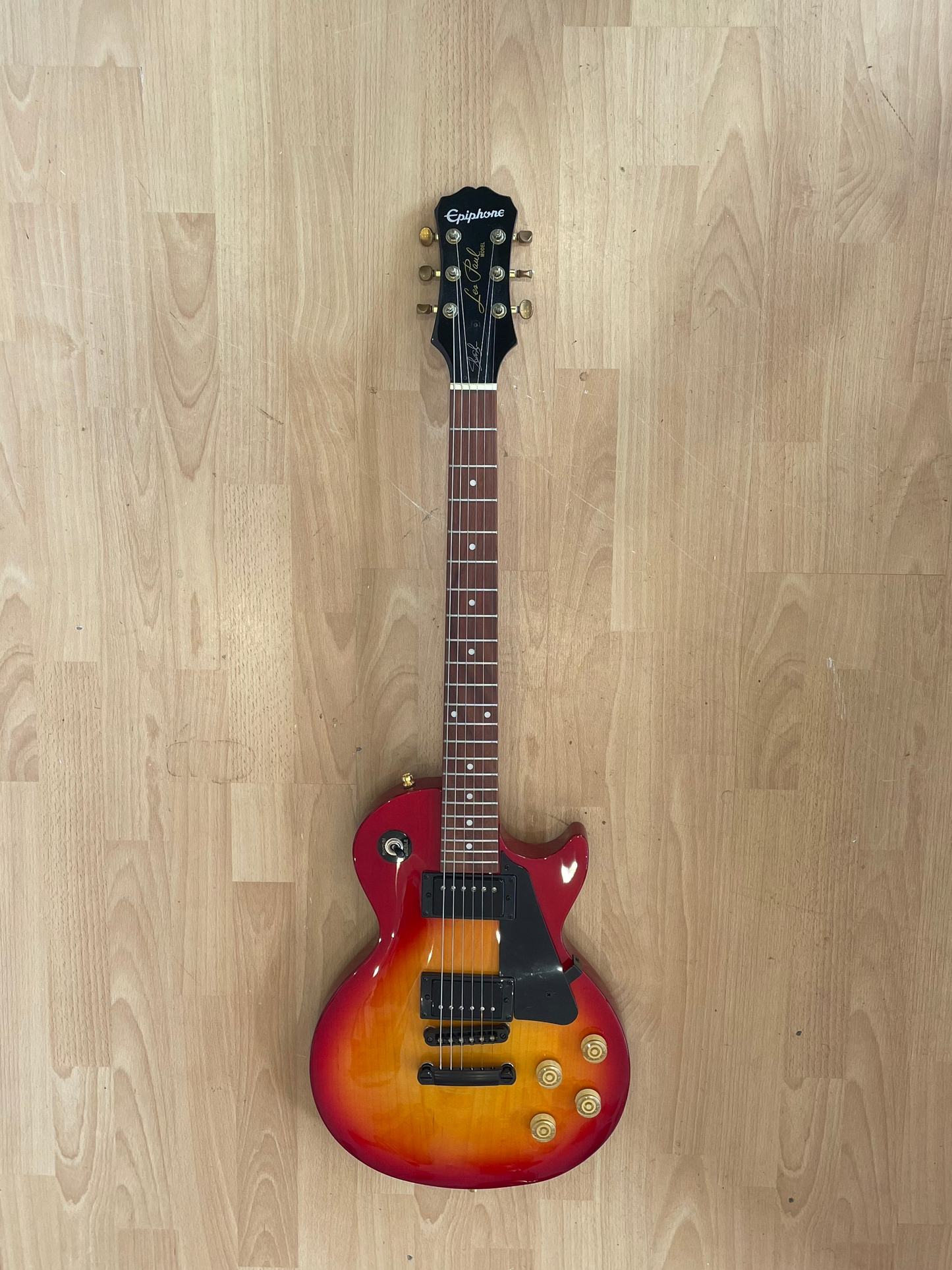 Epiphone Les Paul Studio Sun Burst - Excellent Condition