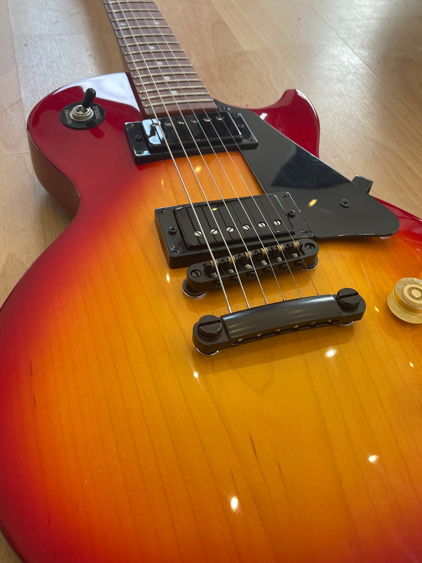 Epiphone Les Paul Studio Sun Burst - Excellent Condition