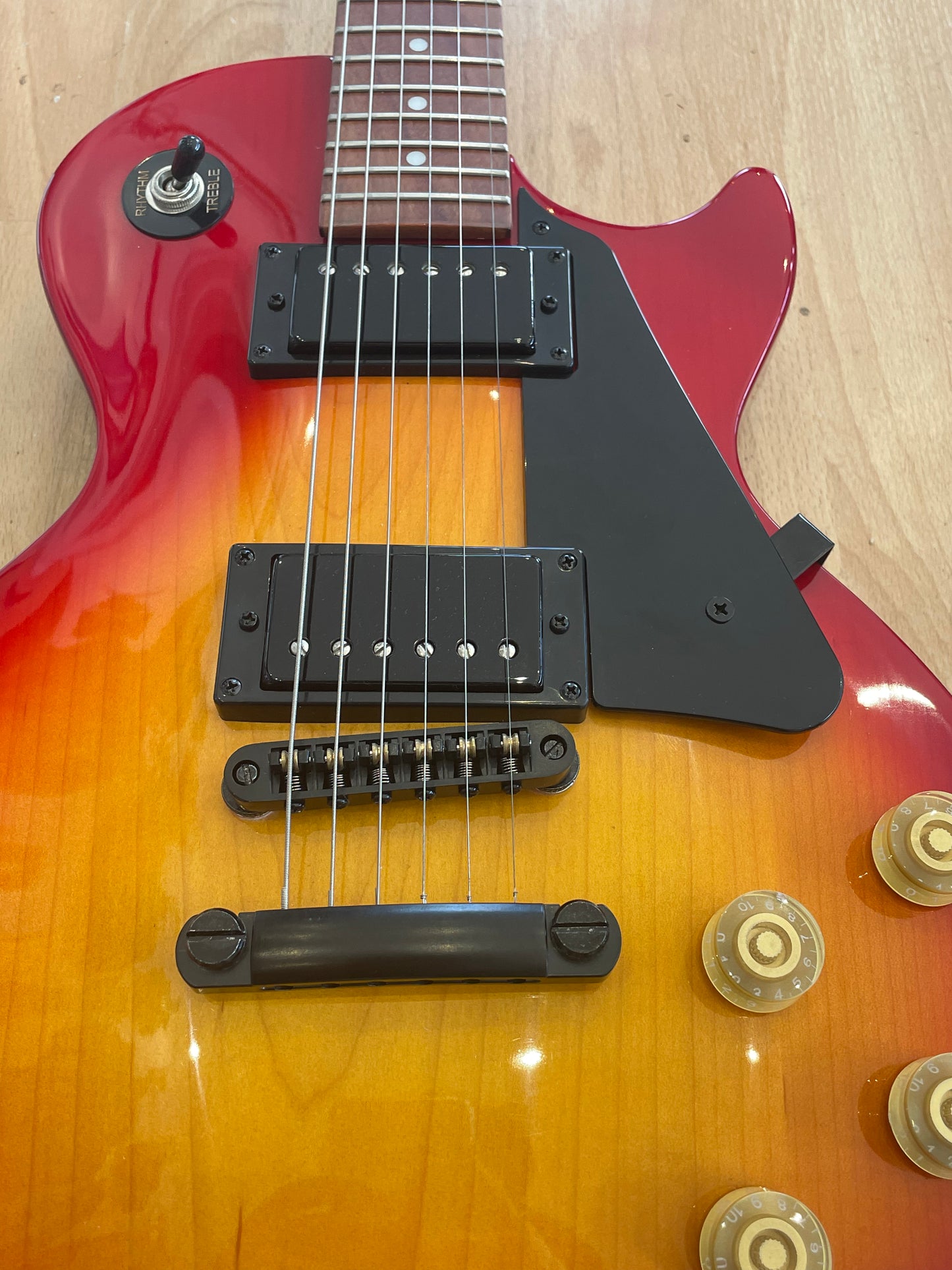 Epiphone Les Paul Studio Sun Burst - Excellent Condition