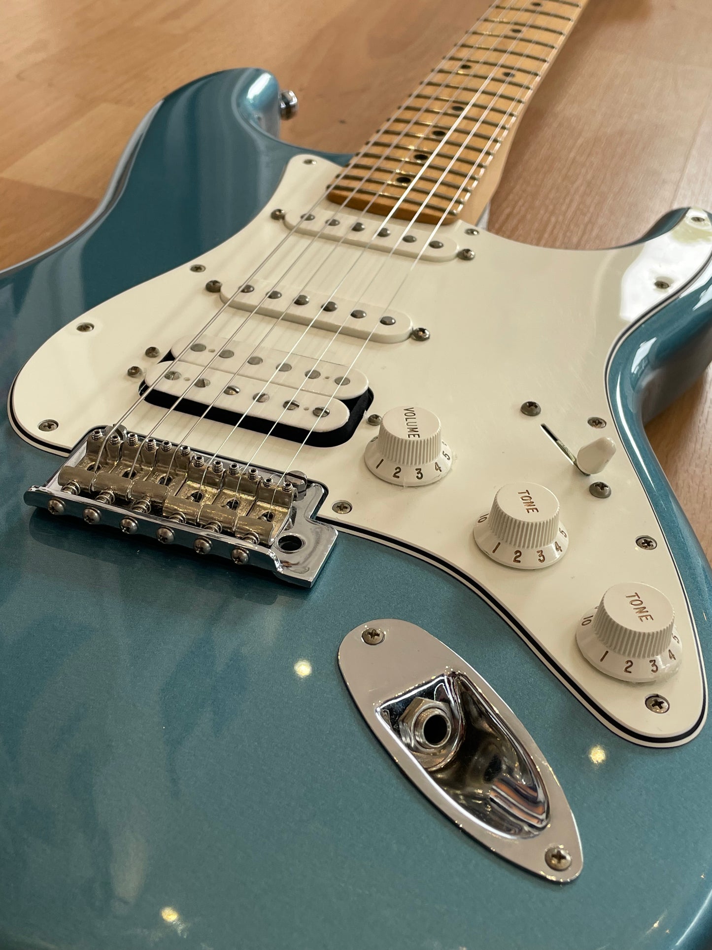 Fender Strat Player Series in Tidepool- with Fender Strap Locks - MINT condition