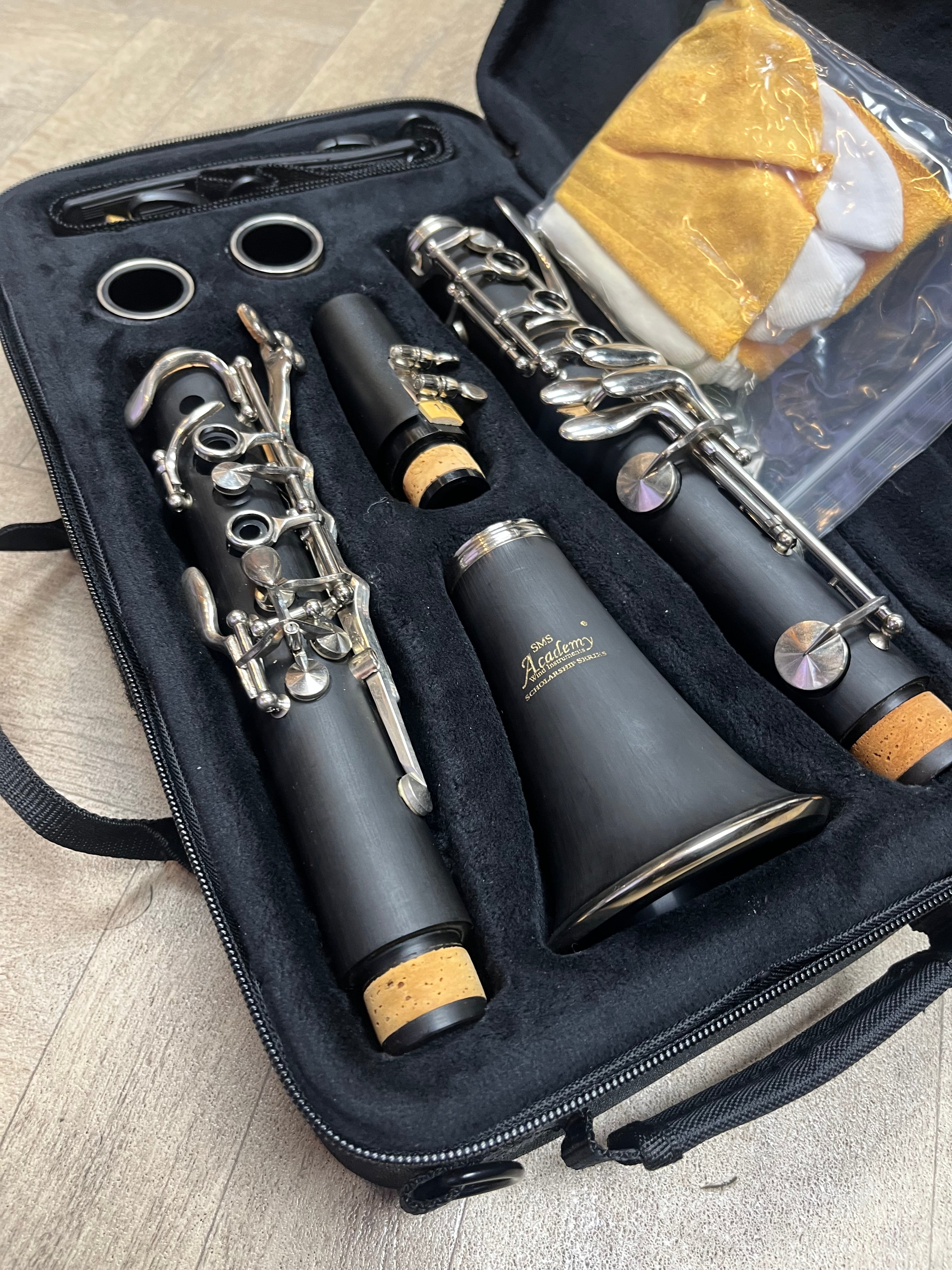 SMS Academy Scholarship Series Clarinet – Student Model (with Case)