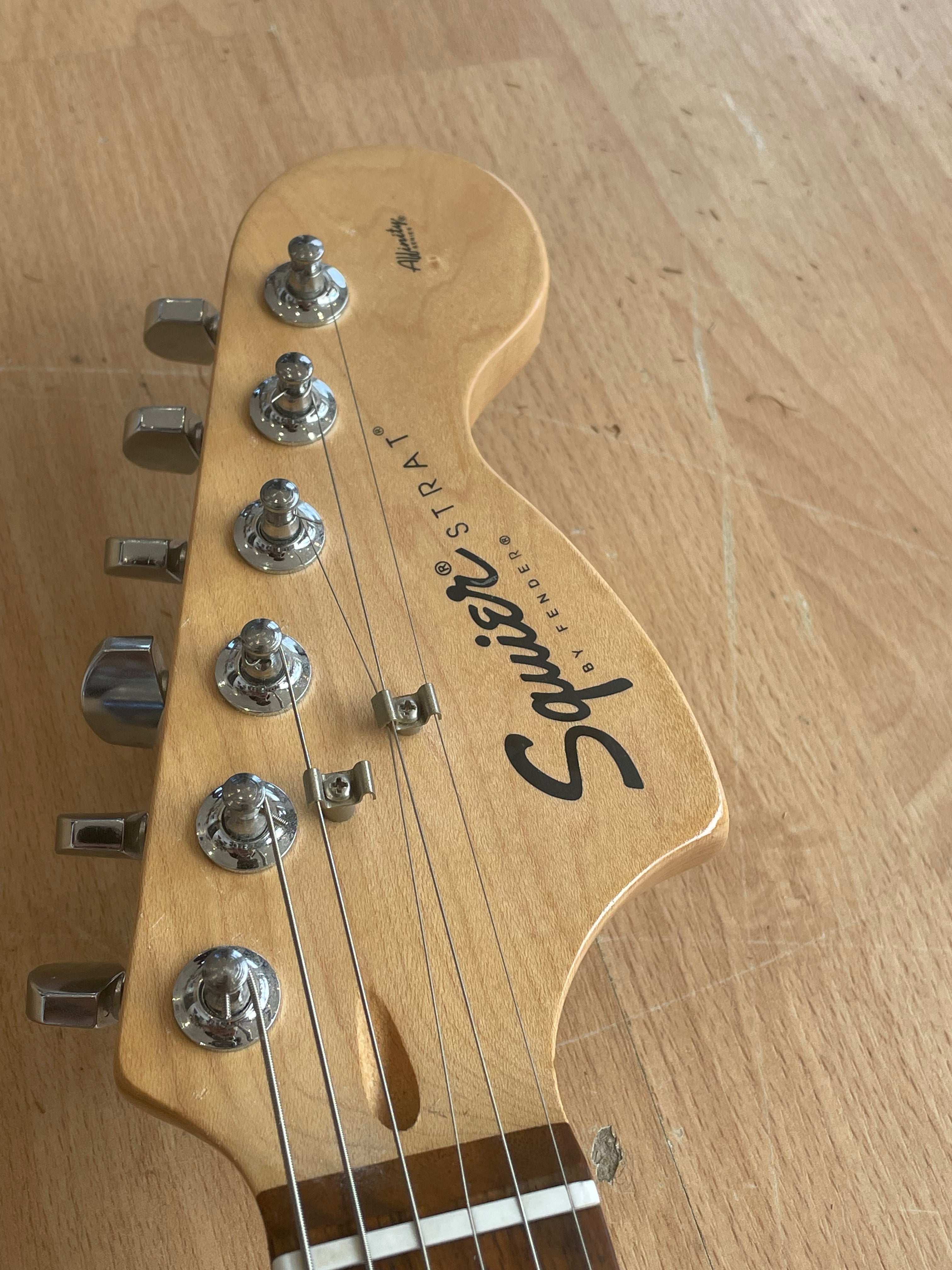 Affinity Series Squier Stratocaster in Galactic Purple - Very good condition