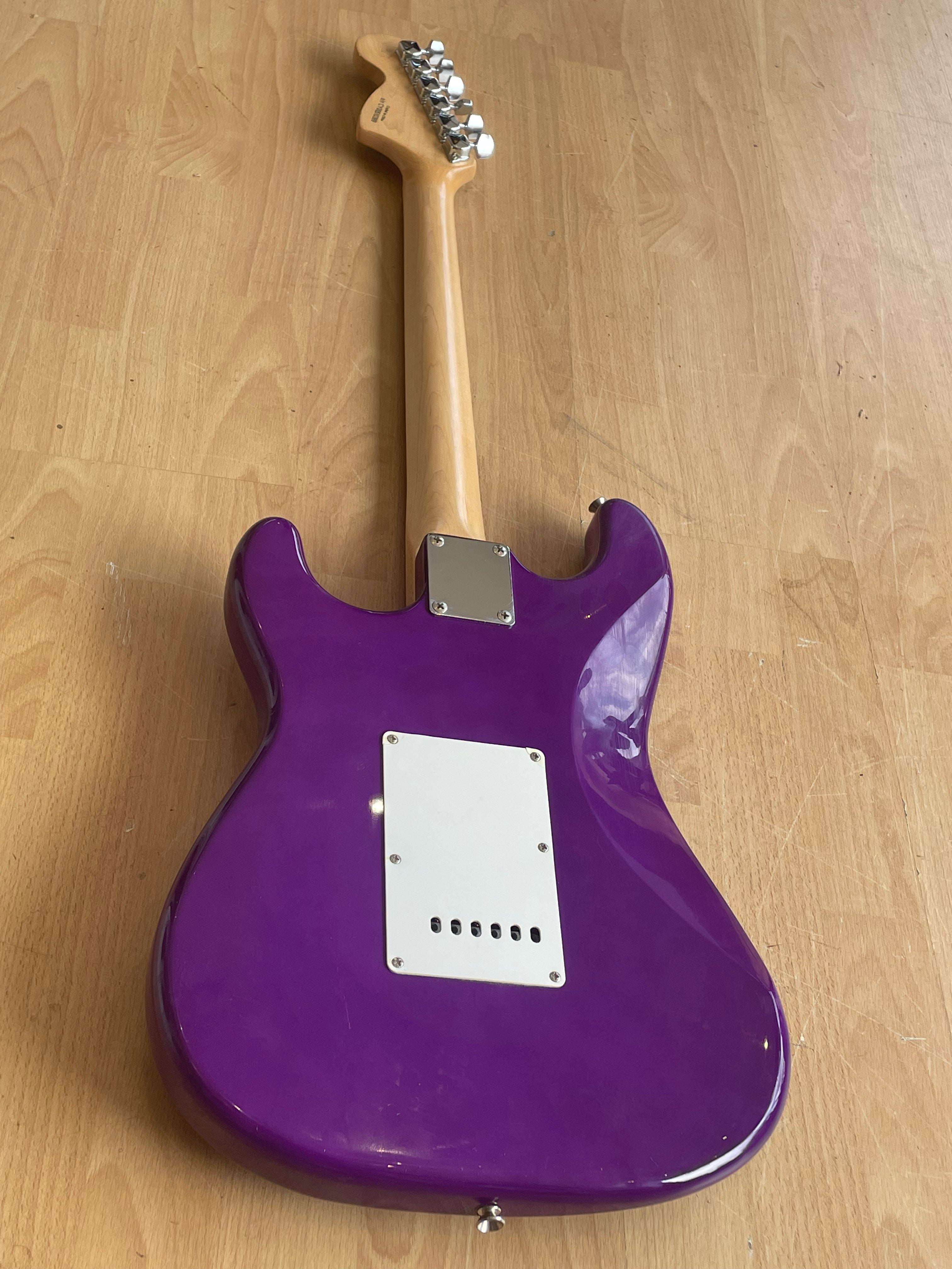 Affinity Series Squier Stratocaster in Galactic Purple - Very good condition