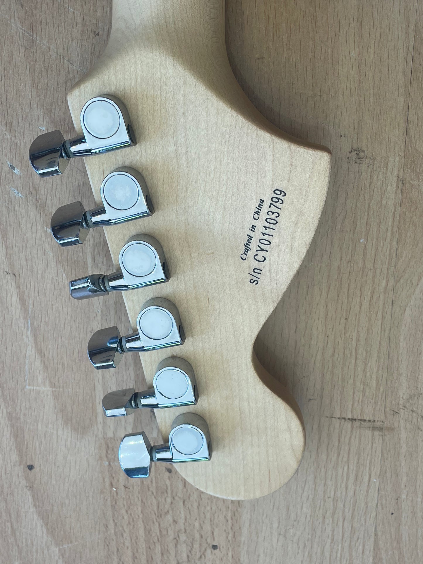 Squier Affinity Stratocaster 20th Anniversary Edition Vintage White - Good Condition