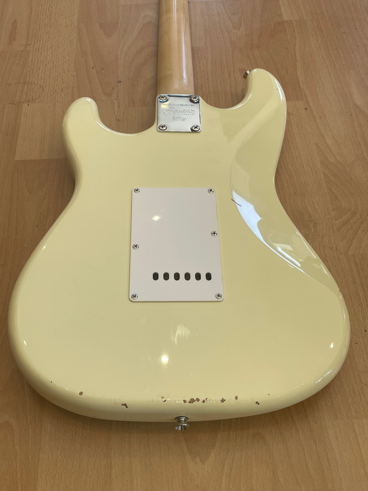 Squier Affinity Stratocaster 20th Anniversary Edition Vintage White - Good Condition