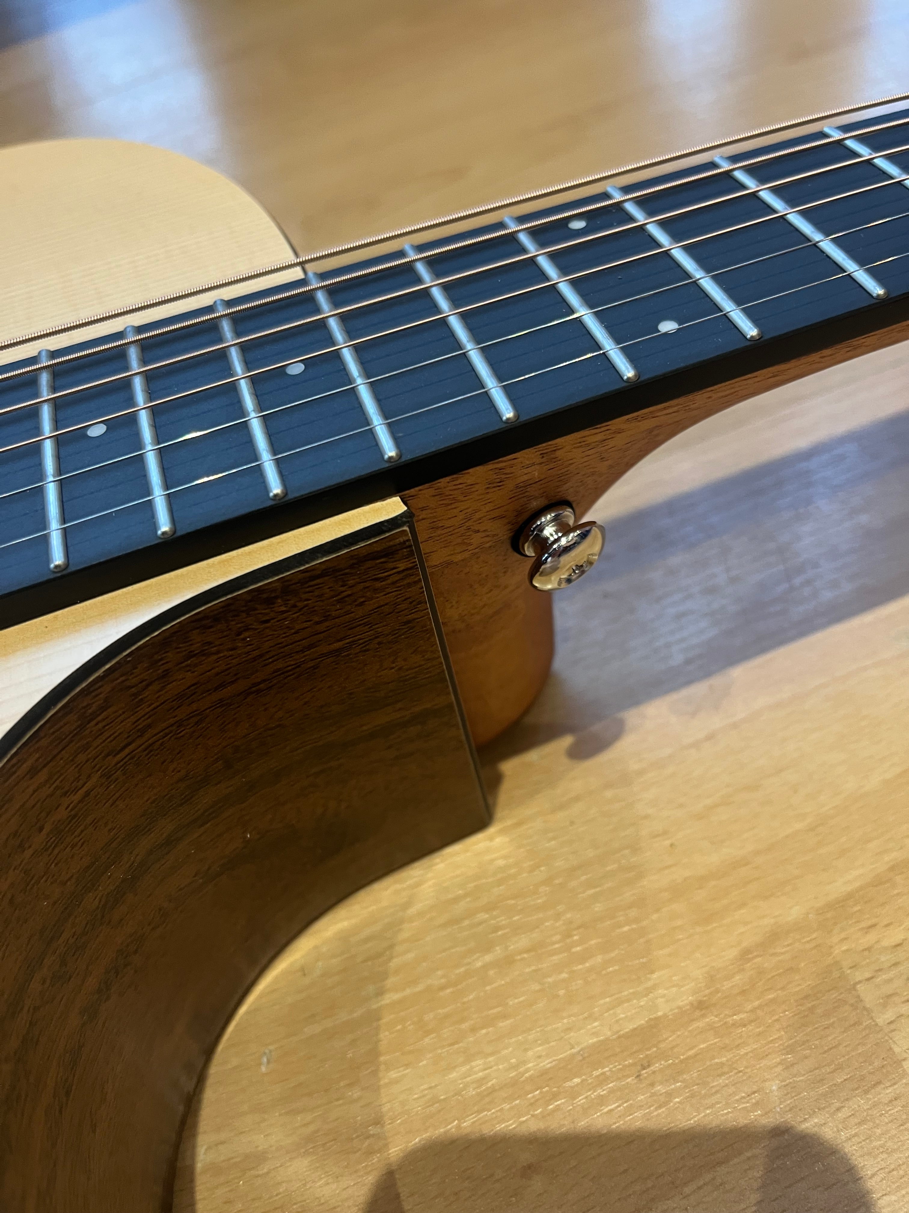 Tanglewood Metropolitan - Spruce Top, Grand Auditorium Shape with Venetian Cutaway