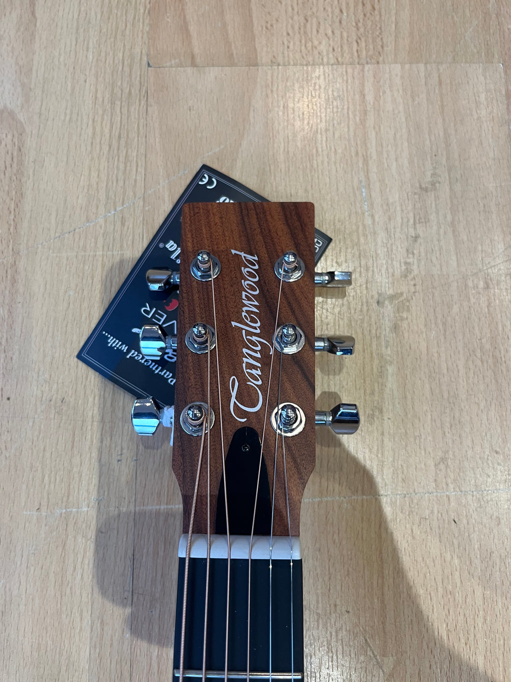 Tanglewood Metropolitan - Spruce Top, Grand Auditorium Shape with Venetian Cutaway