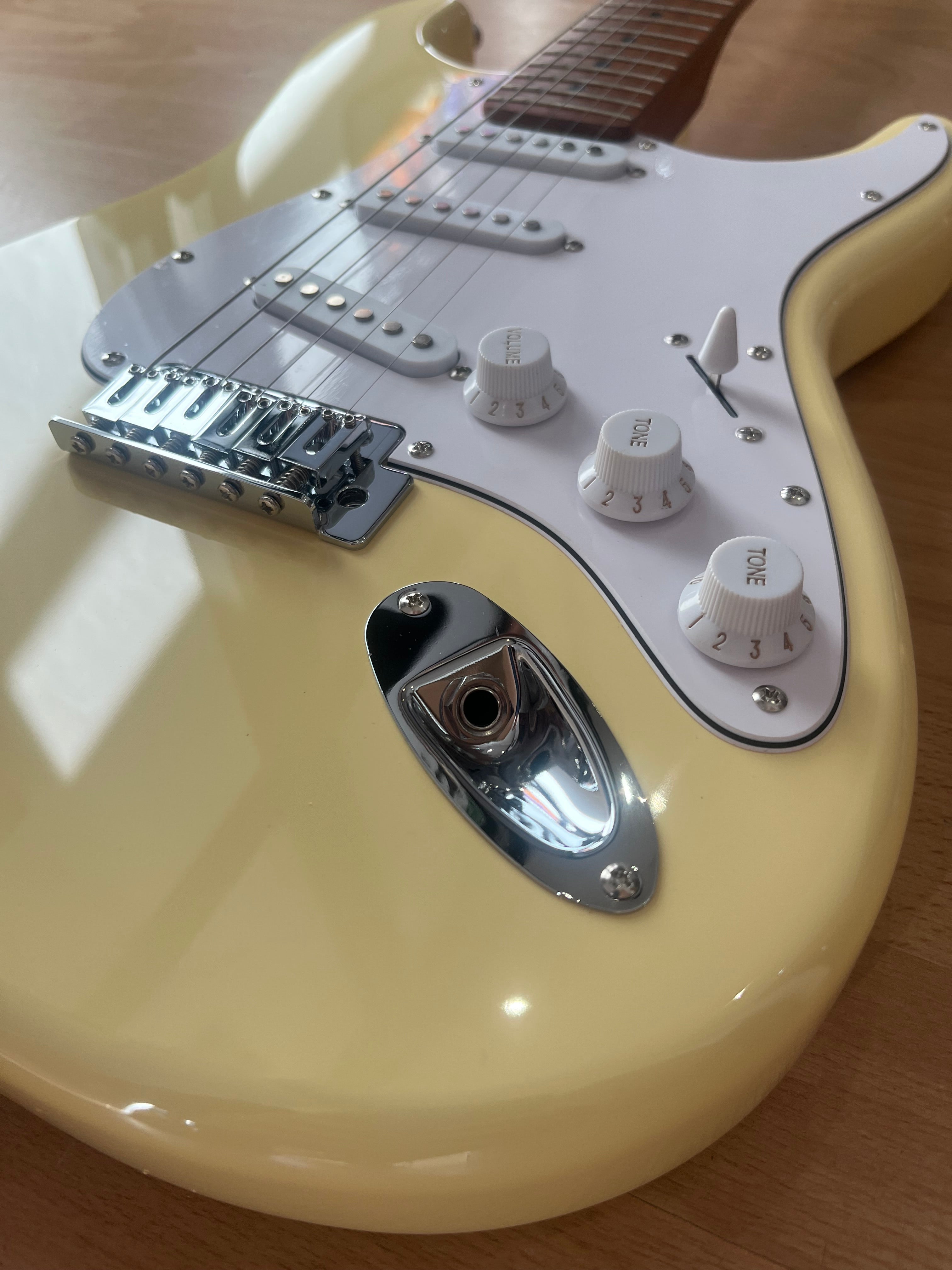 Gould Electric Guitar - Santa Fe Model. SSS. Vintage White