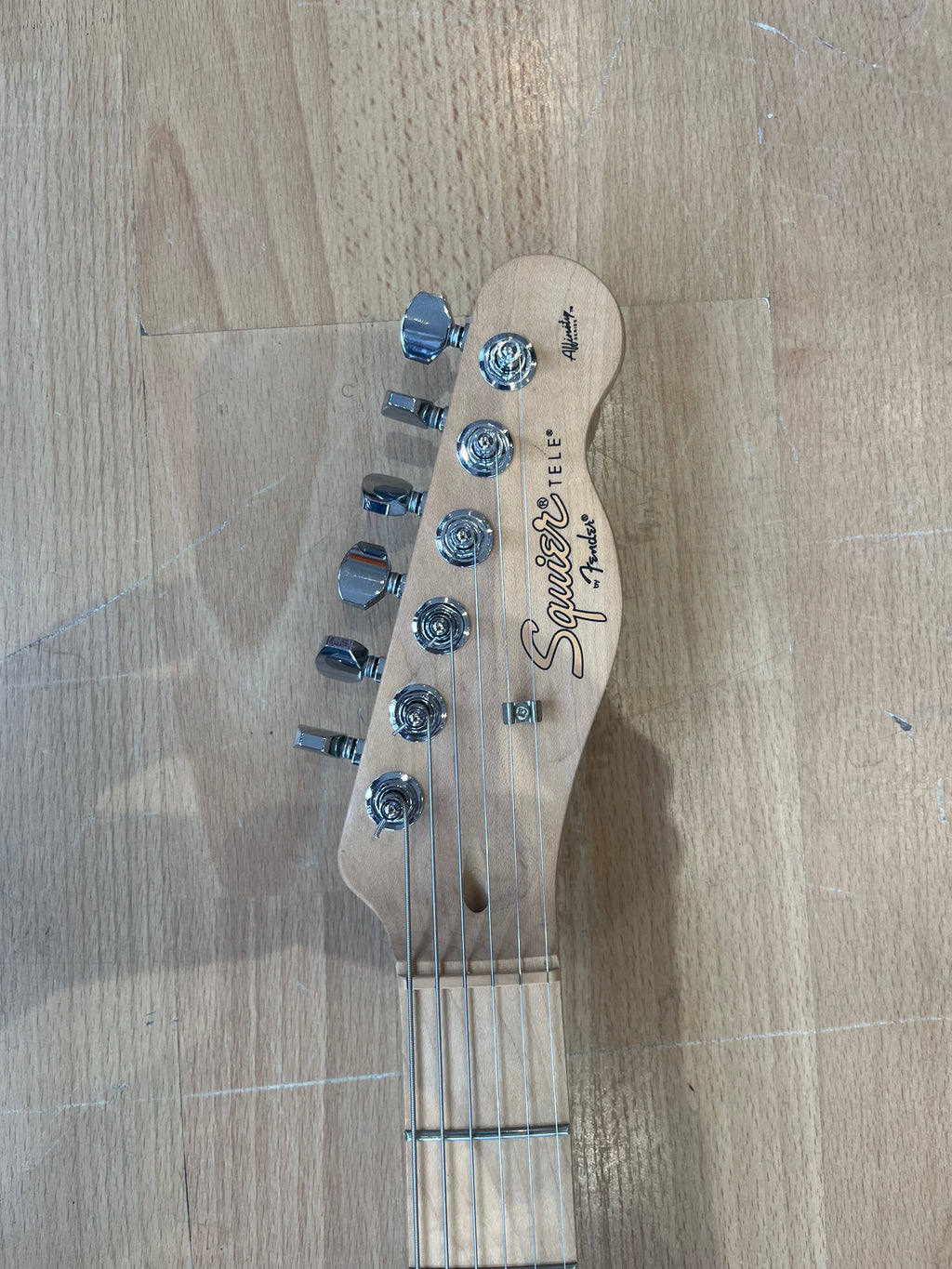 Squier Affinity Telecaster – Arctic White (Upgraded with Locking Tuners)