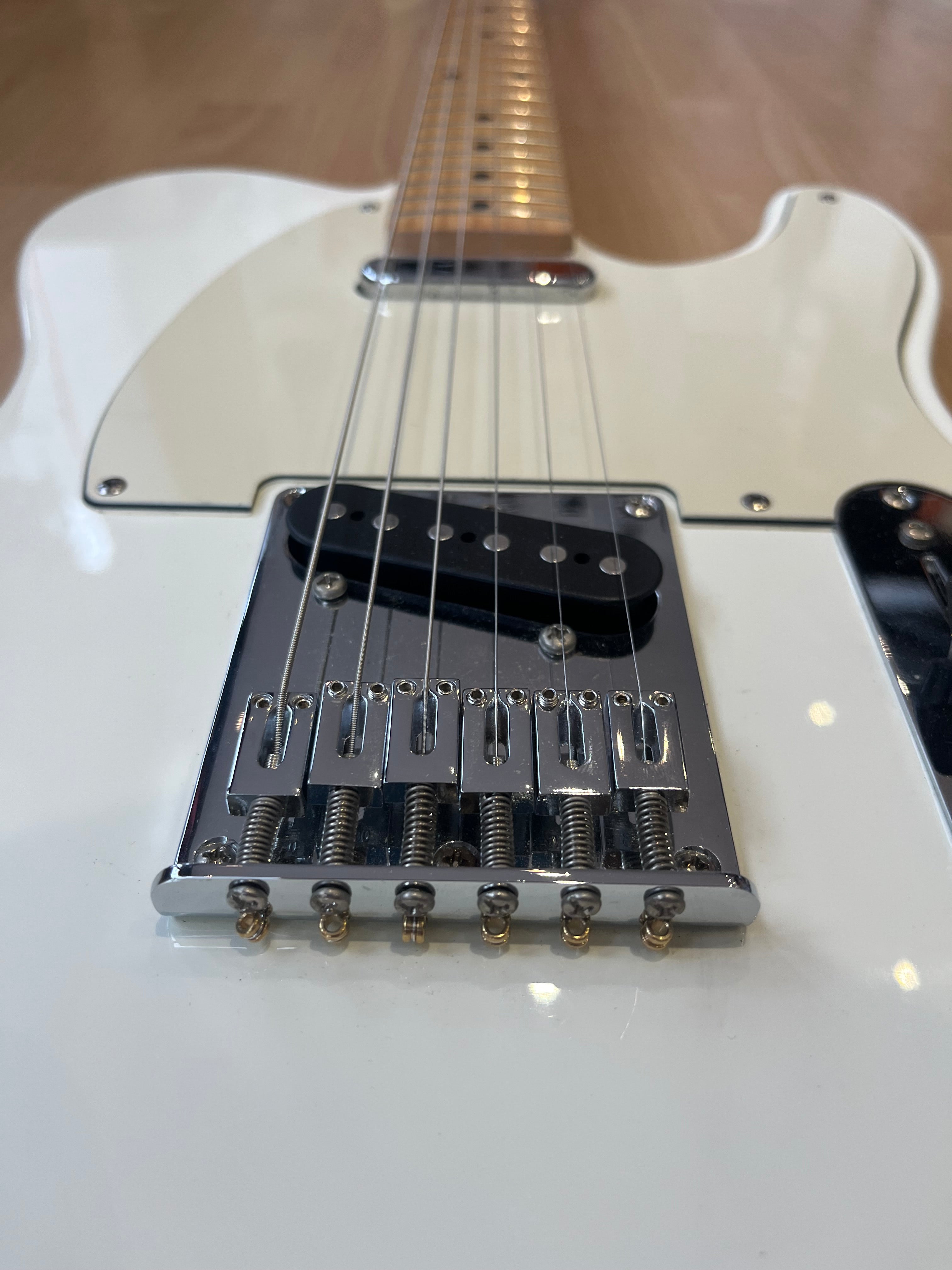Squier Affinity Telecaster – Arctic White (Upgraded with Locking Tuners)
