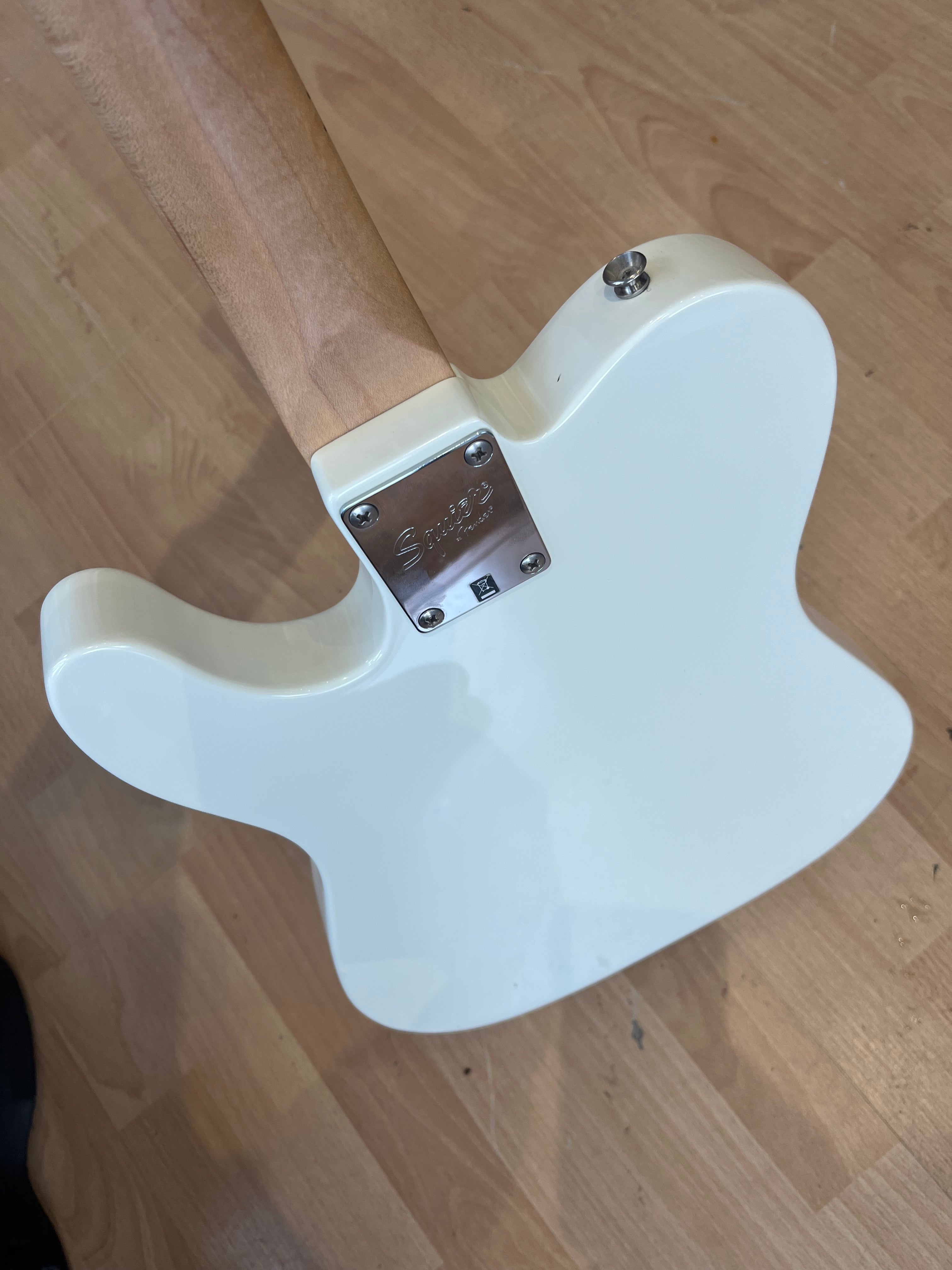 Squier Affinity Telecaster – Arctic White (Upgraded with Locking Tuners)
