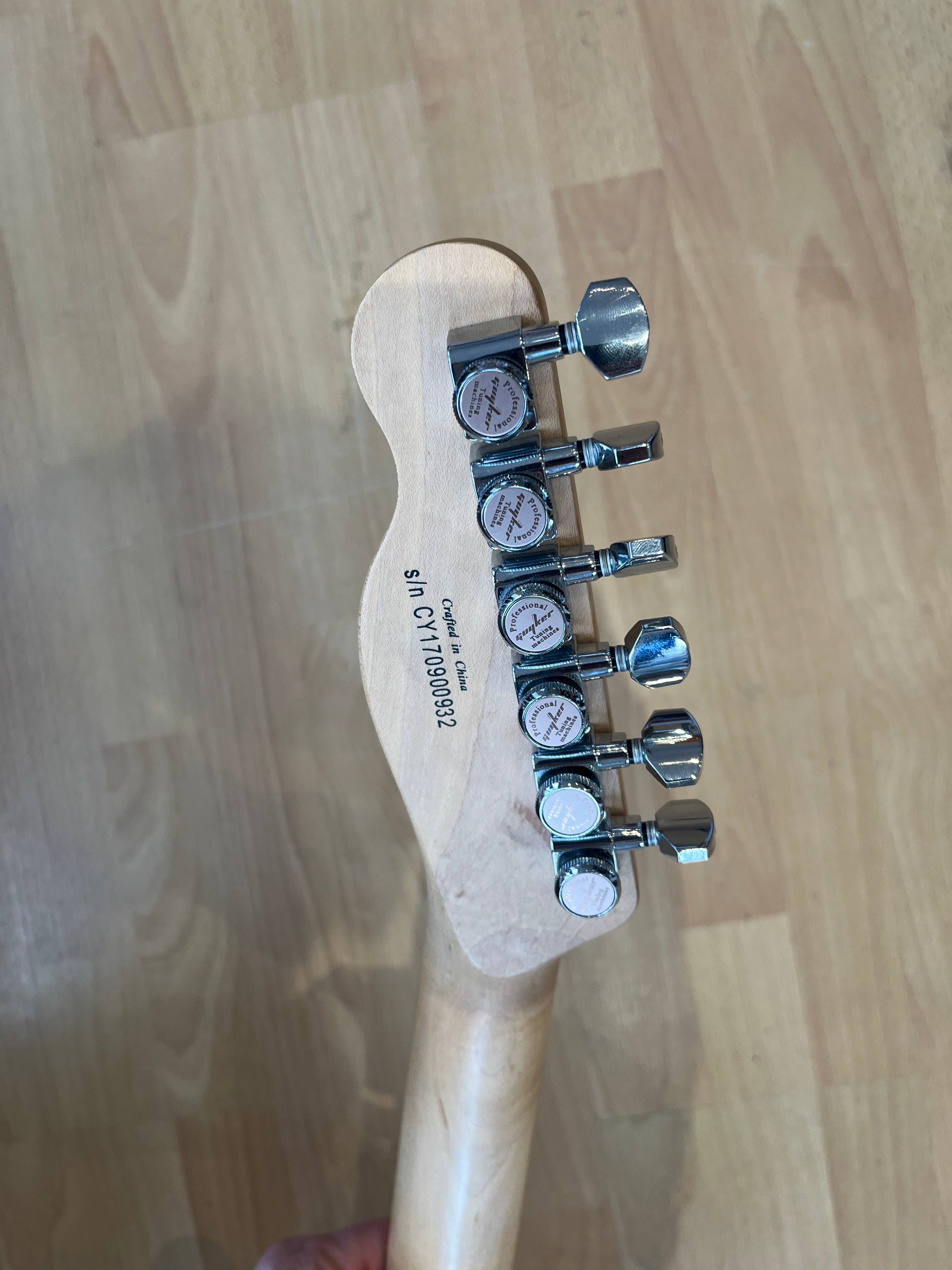 Squier Affinity Telecaster – Arctic White (Upgraded with Locking Tuners)