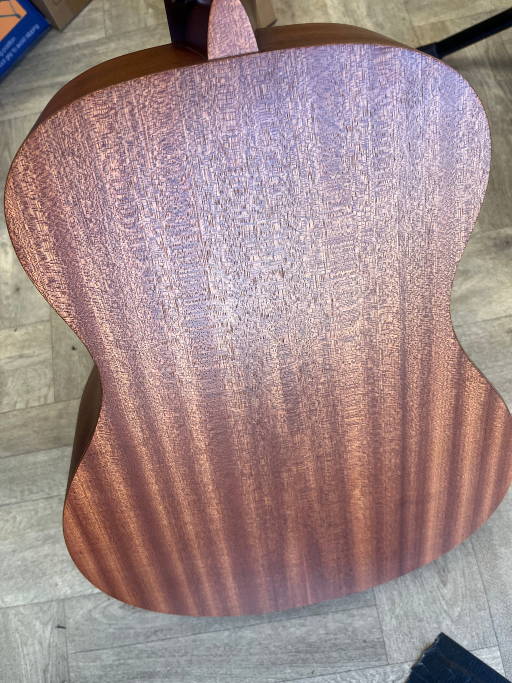 A complete starter guitar package