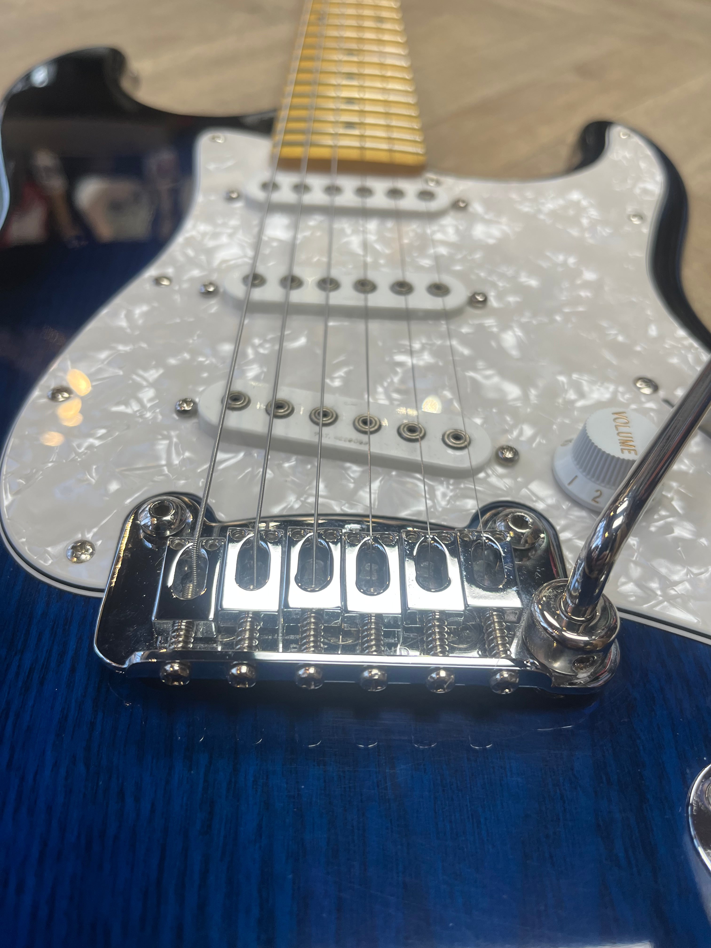 G&L Tribute Series S-500 – Blue Burst | Maple Neck - GOOD CONDITION