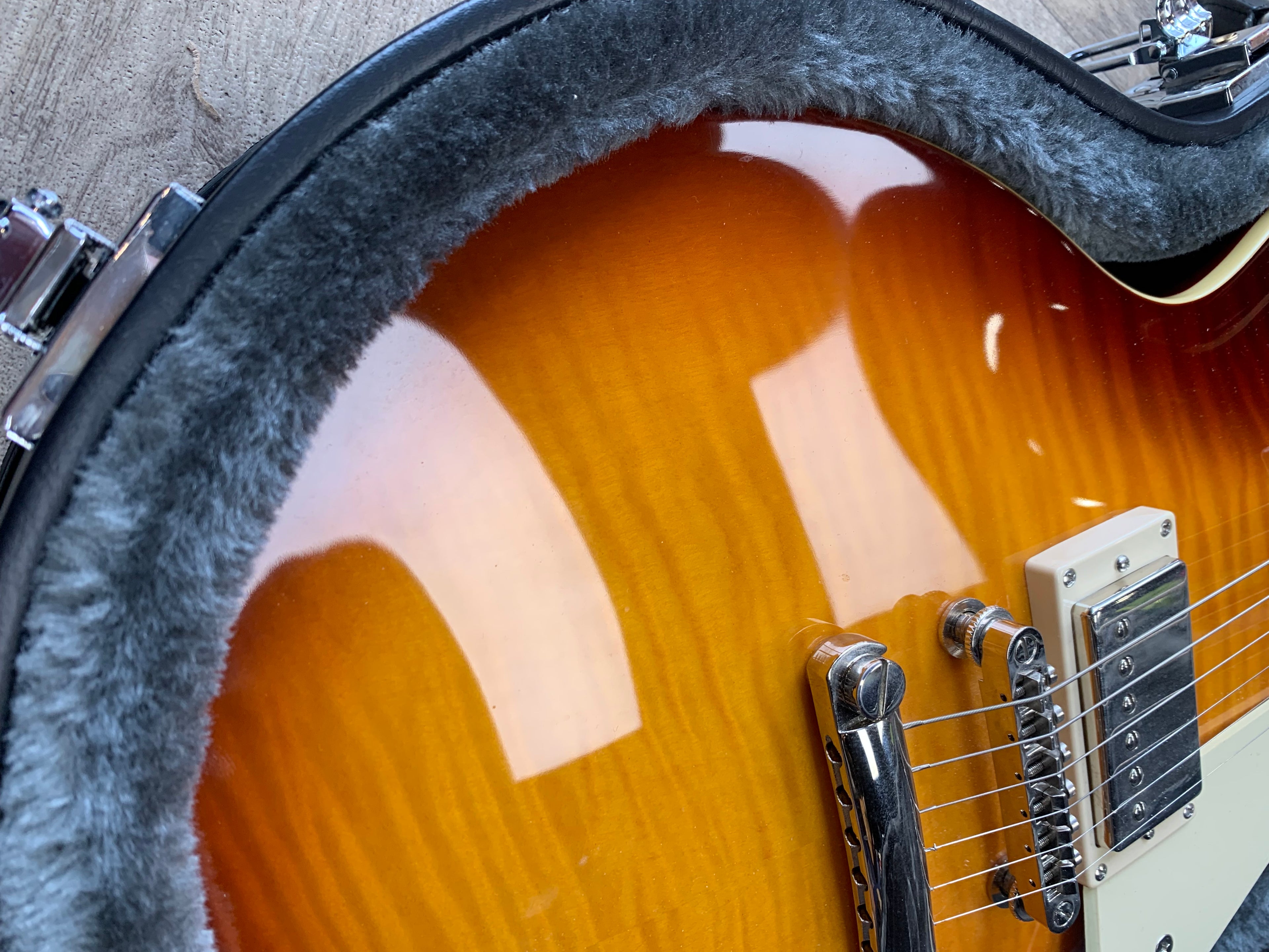 Epiphone Hard Case for Les Paul - Excellent Condition