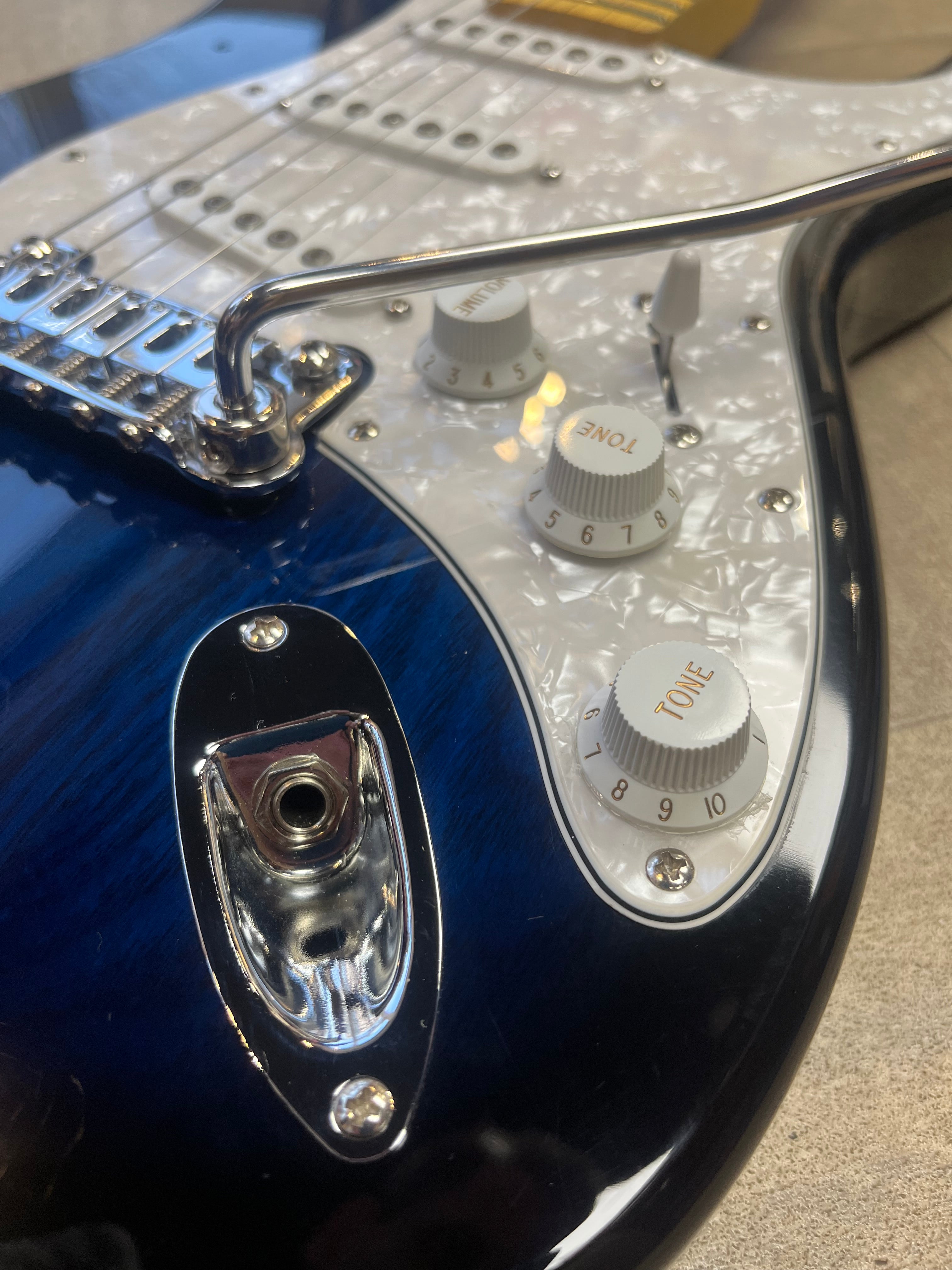 G&L Tribute Series S-500 – Blue Burst | Maple Neck - GOOD CONDITION