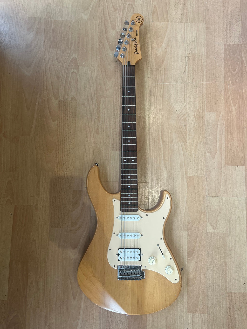 Yamaha Pacifica 112 – Natural Finish - GREAT CONDITION