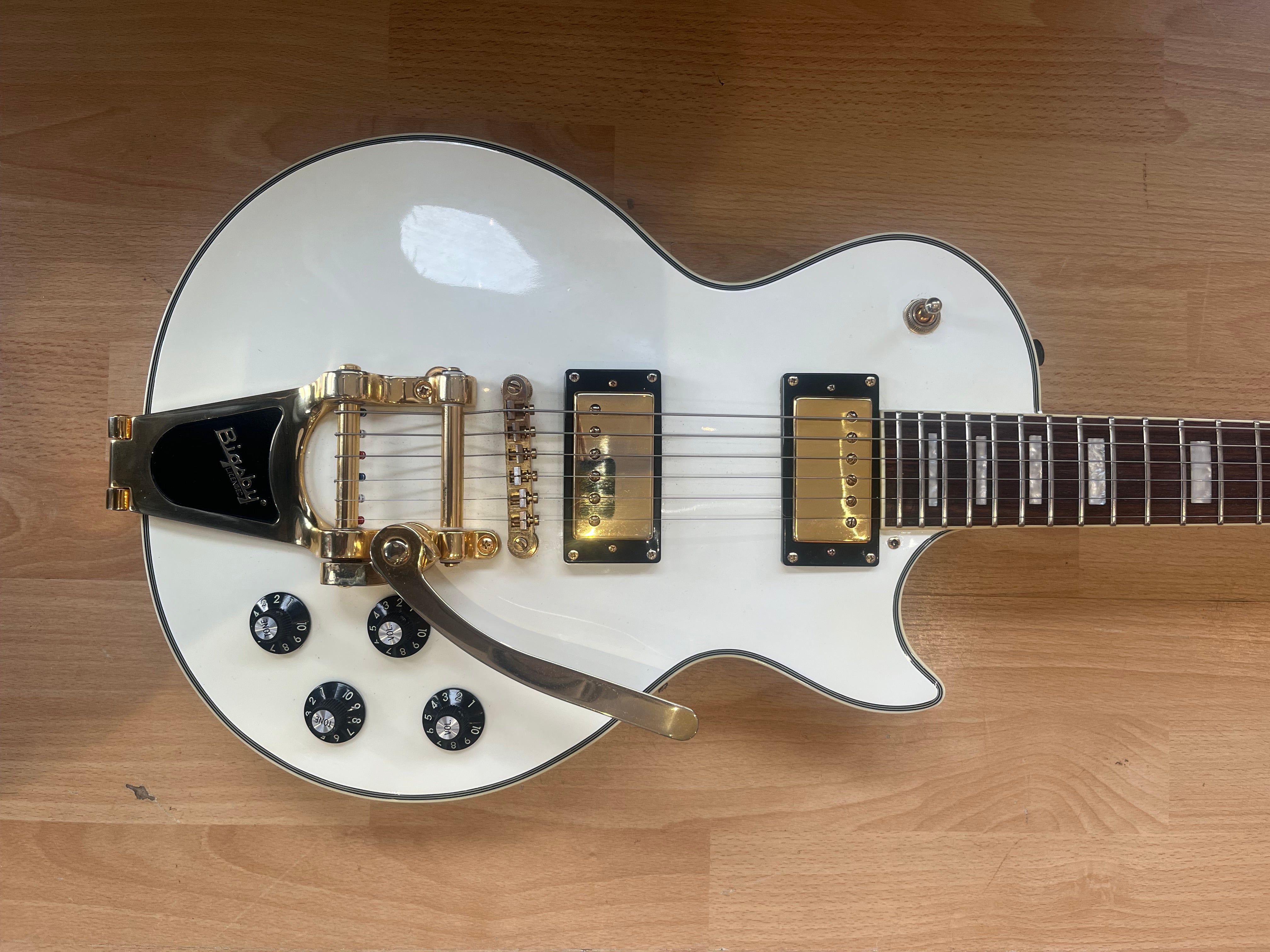 ギター Epiphone Les Paul Custom Alpine White Epiphone Les Paul Custom – Alpine White - GREAT CONDITION – DeRosa