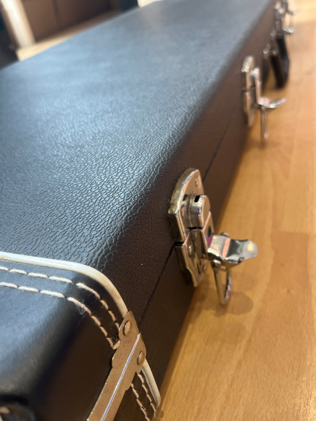 Thomann Electric Guitar Hard Case – Black (Second Hand)