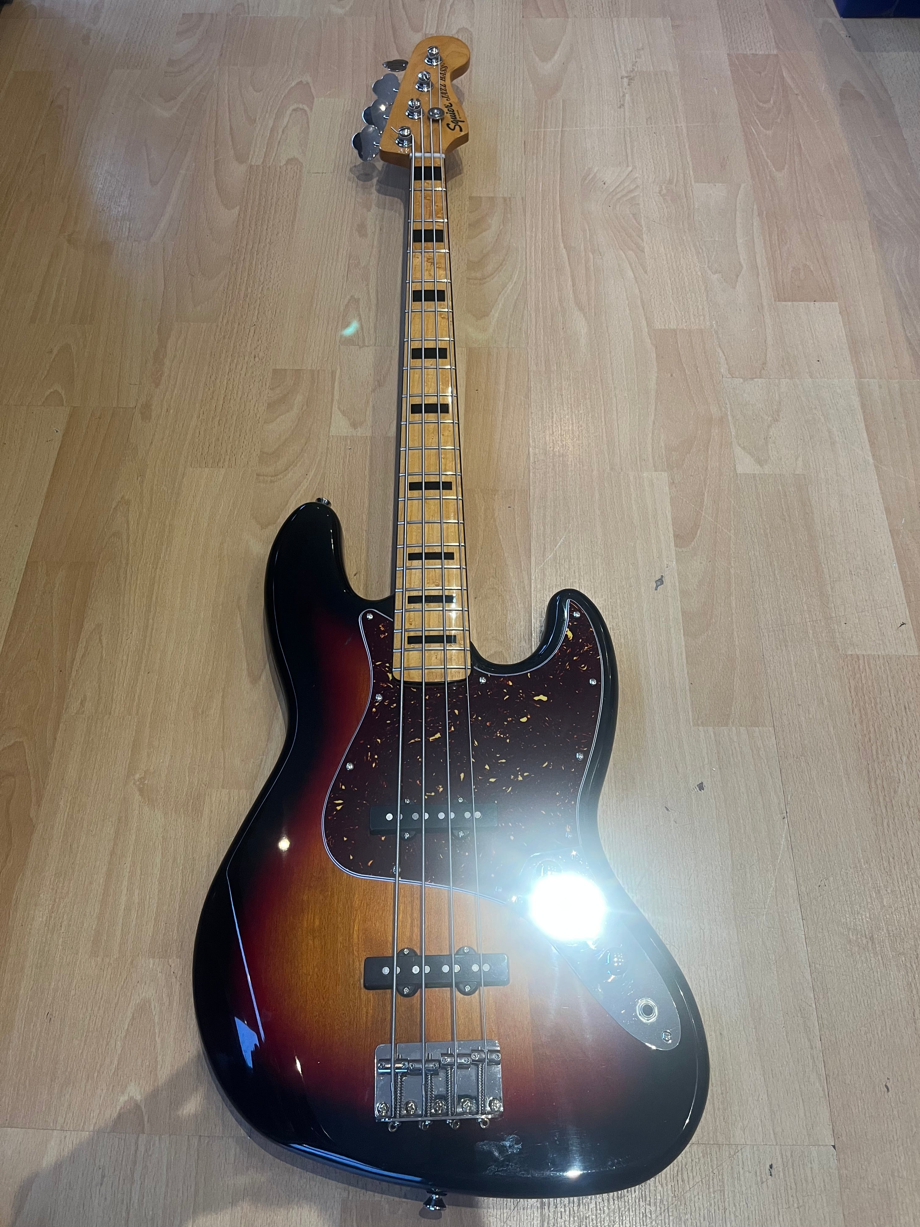 Squier Classic Vibe ’70s Jazz Bass – Sunburst - GREAT CONDITION