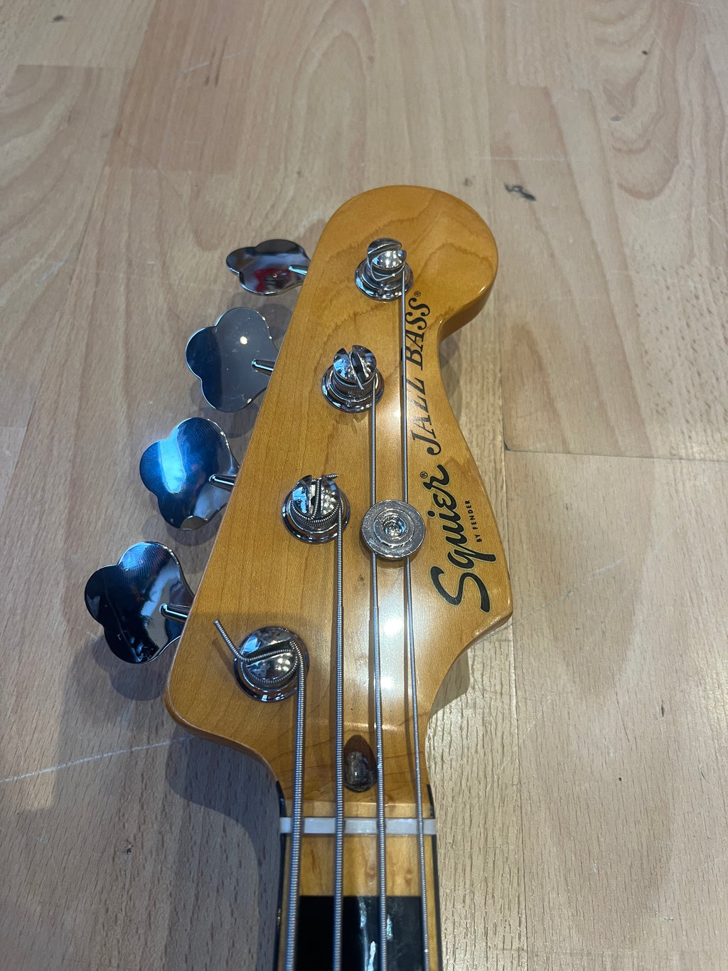 Squier Classic Vibe ’70s Jazz Bass – Sunburst - GREAT CONDITION