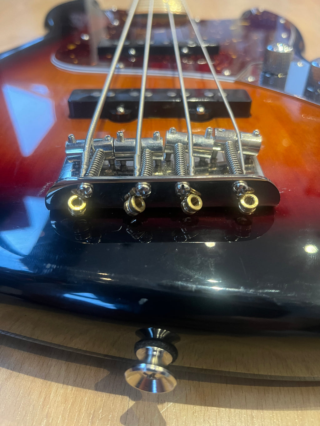 Squier Classic Vibe ’70s Jazz Bass – Sunburst - GREAT CONDITION